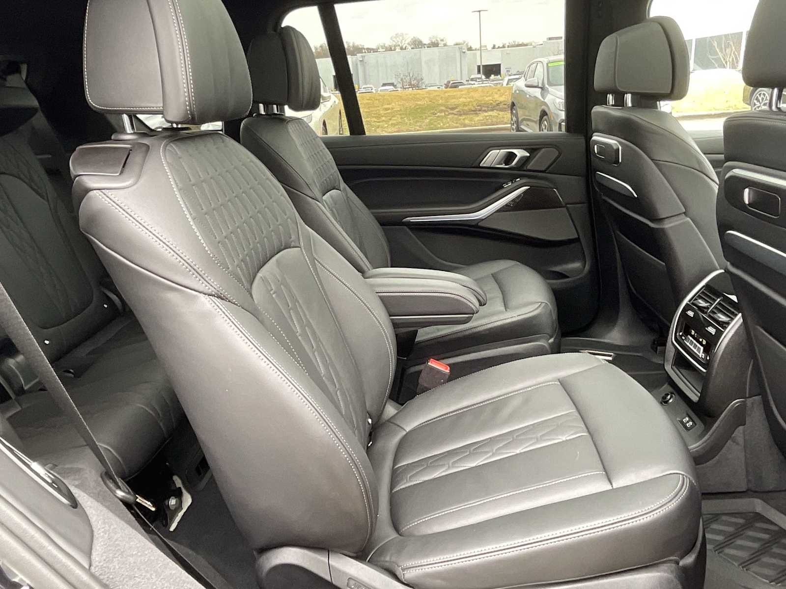 Thumbnail: 2024 BMW X7 - 21