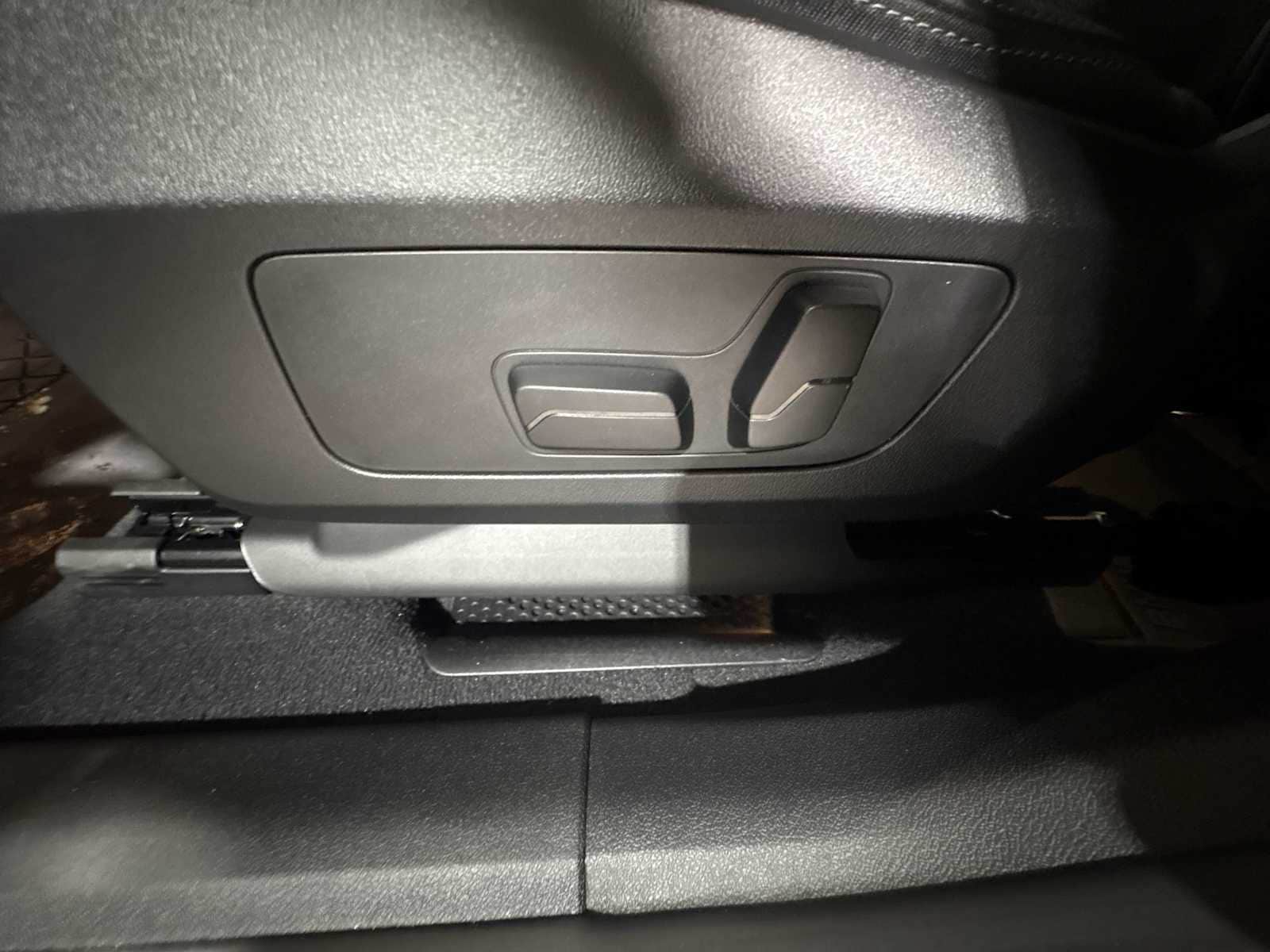 Thumbnail: 2025 BMW X2 - 23