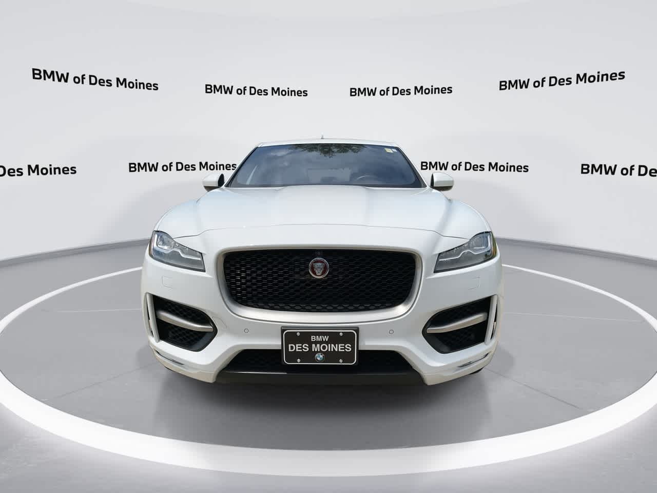 Thumbnail: 2017 Jaguar F-Pace - 3
