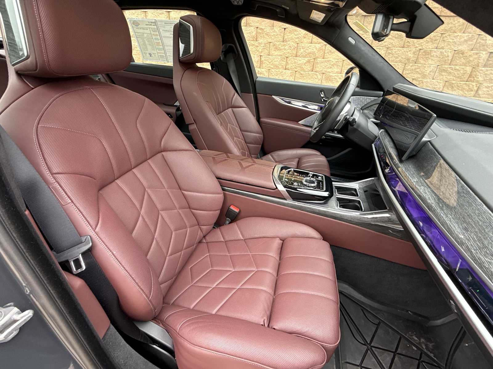 Thumbnail: 2024 BMW 7 Series - 24