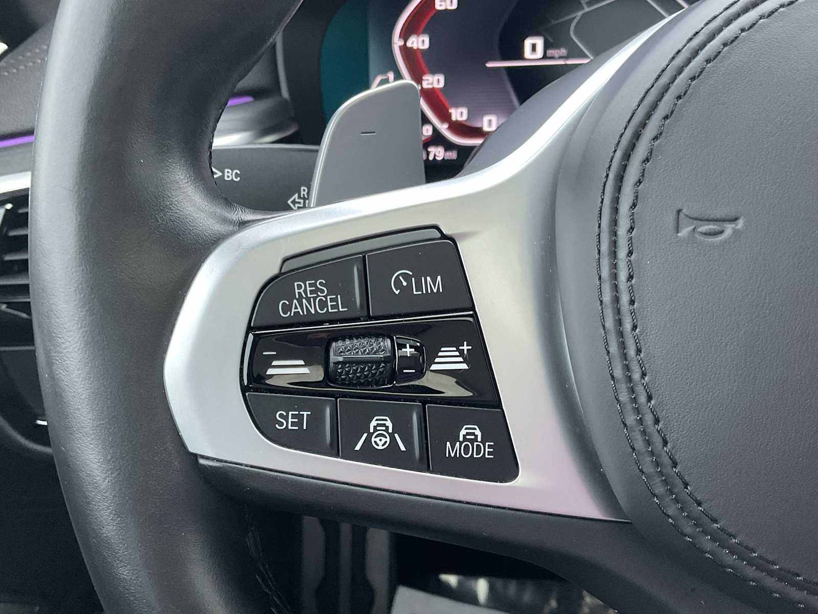 Thumbnail: 2022 BMW 5 Series - 25