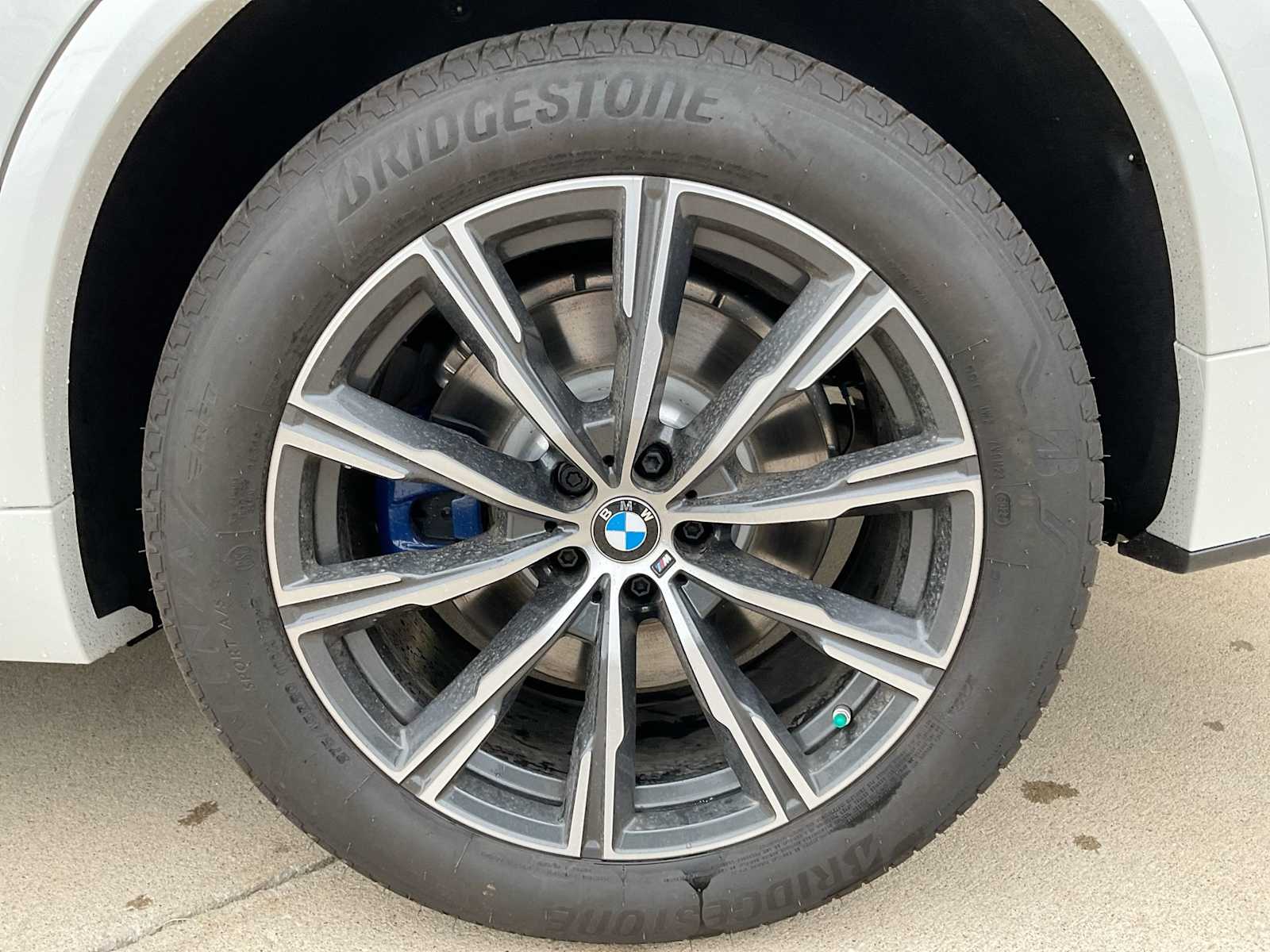 2025 BMW X5 M60i 14