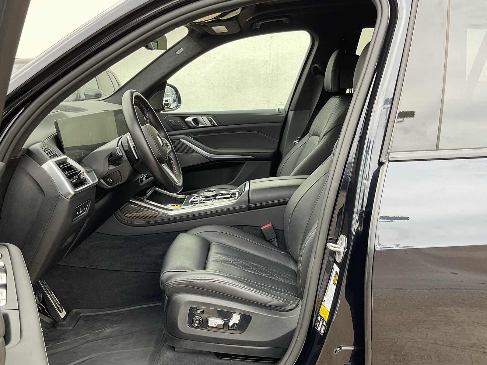 Thumbnail: 2024 BMW X7 - 10