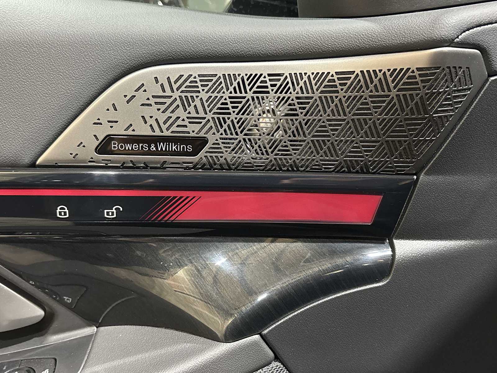 Thumbnail: 2025 BMW 5 Series - 37