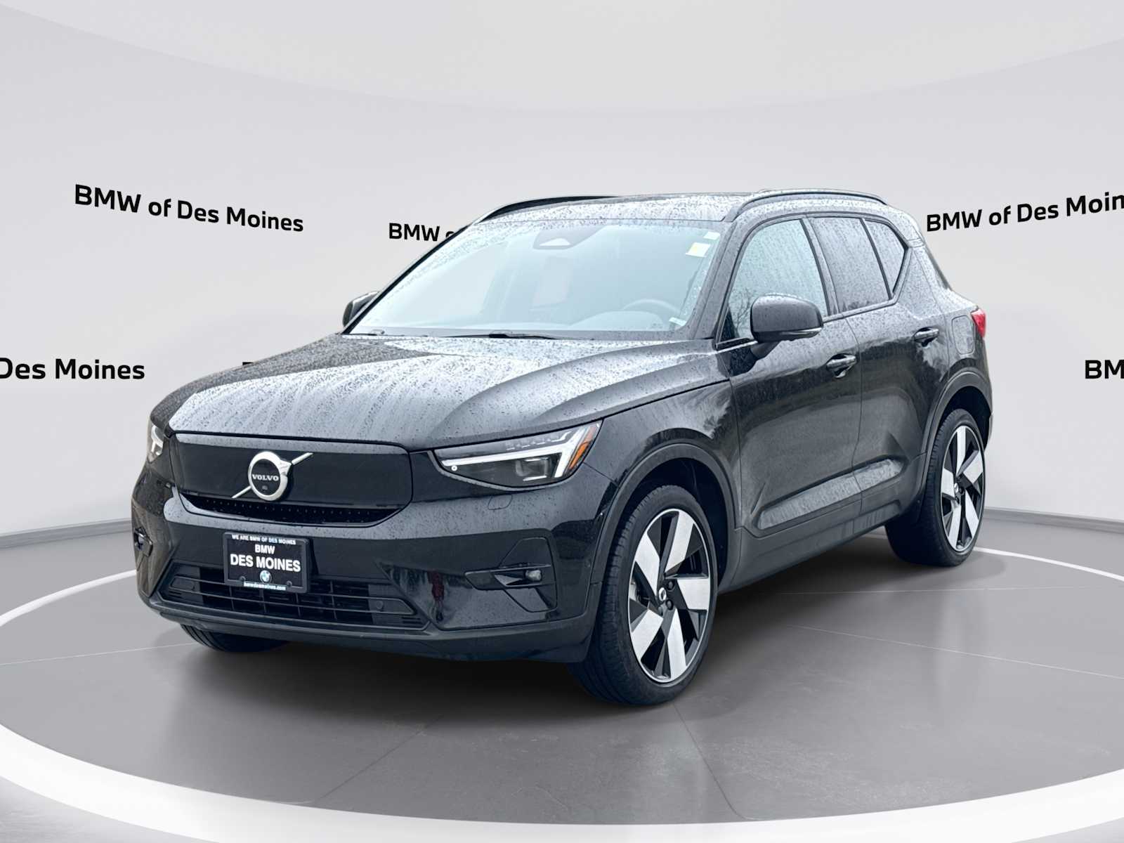Thumbnail: 2023 Volvo XC40 - 1