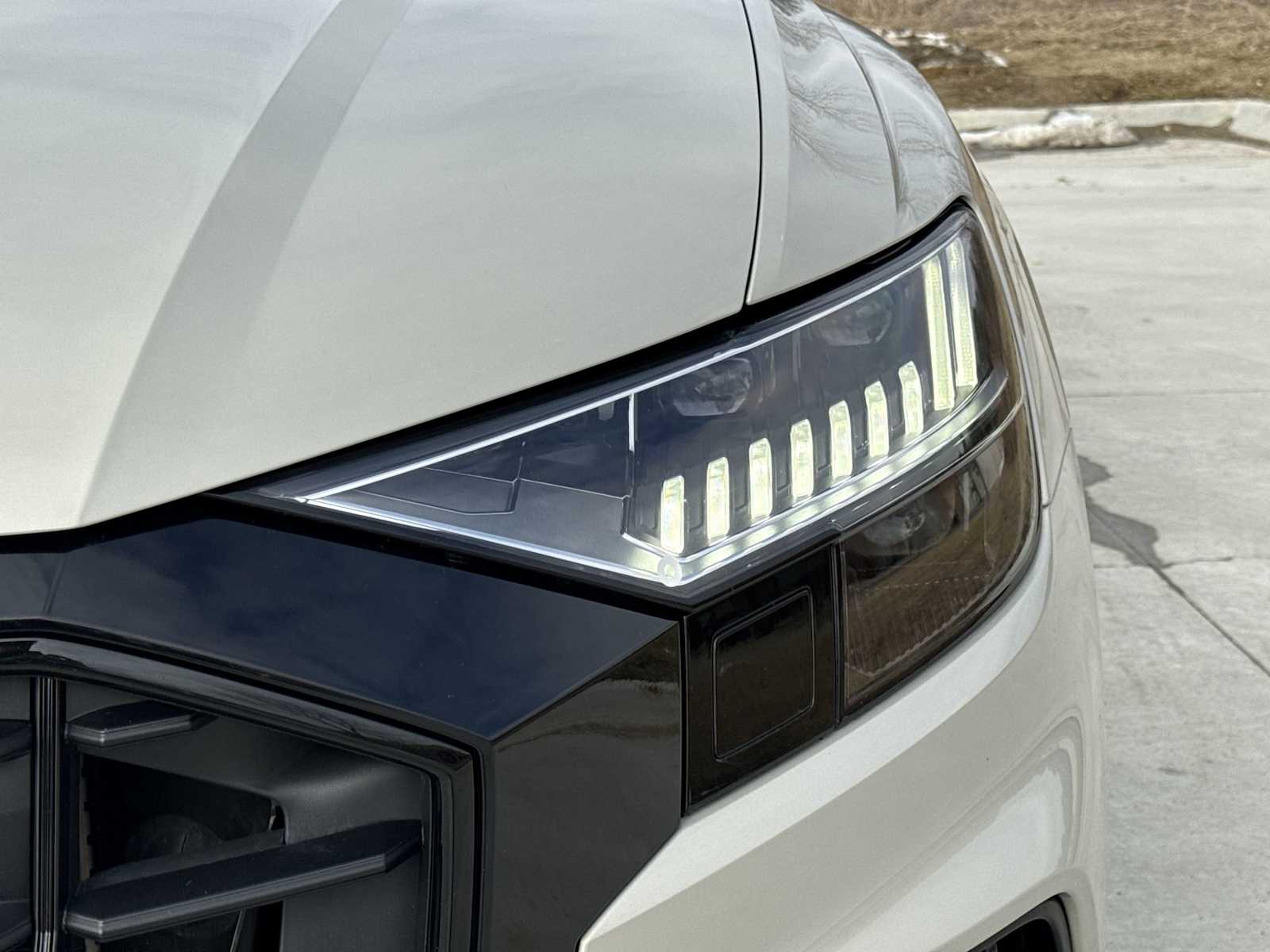 Thumbnail: 2022 Audi Q8 - 11