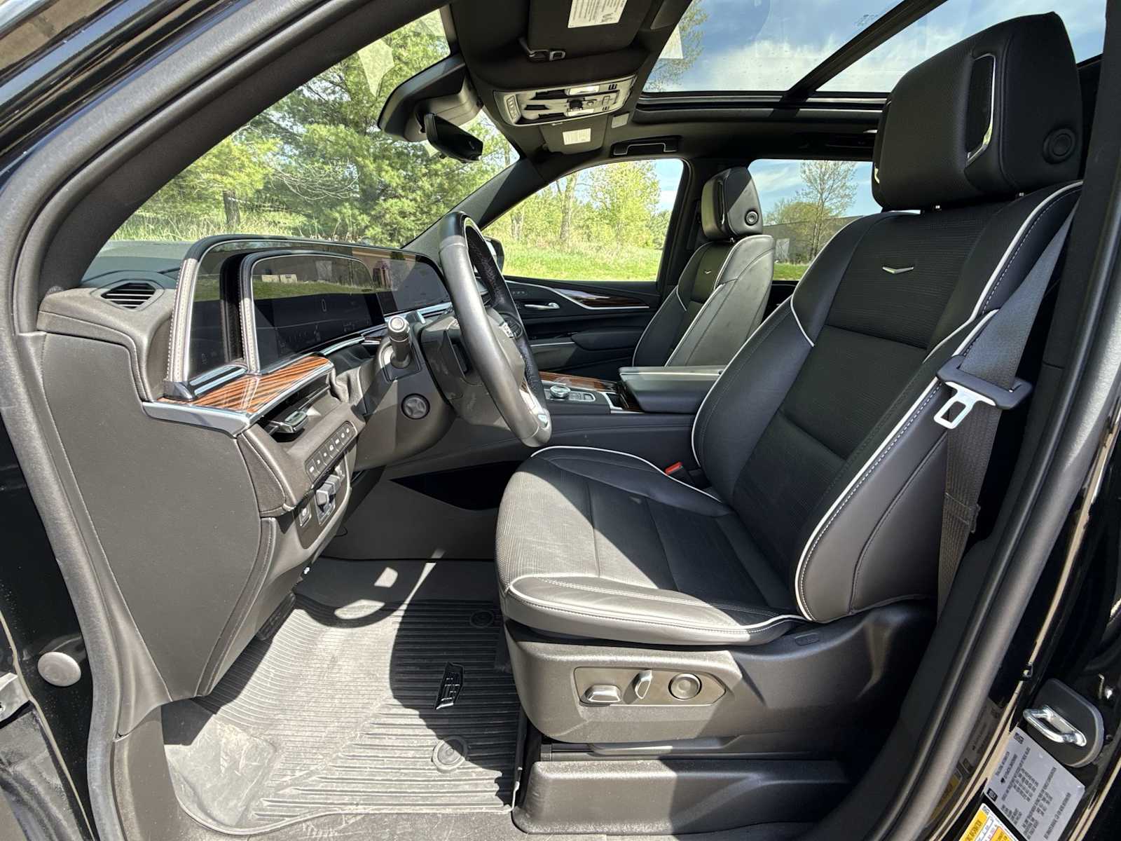 Thumbnail: 2022 Cadillac Escalade - 10