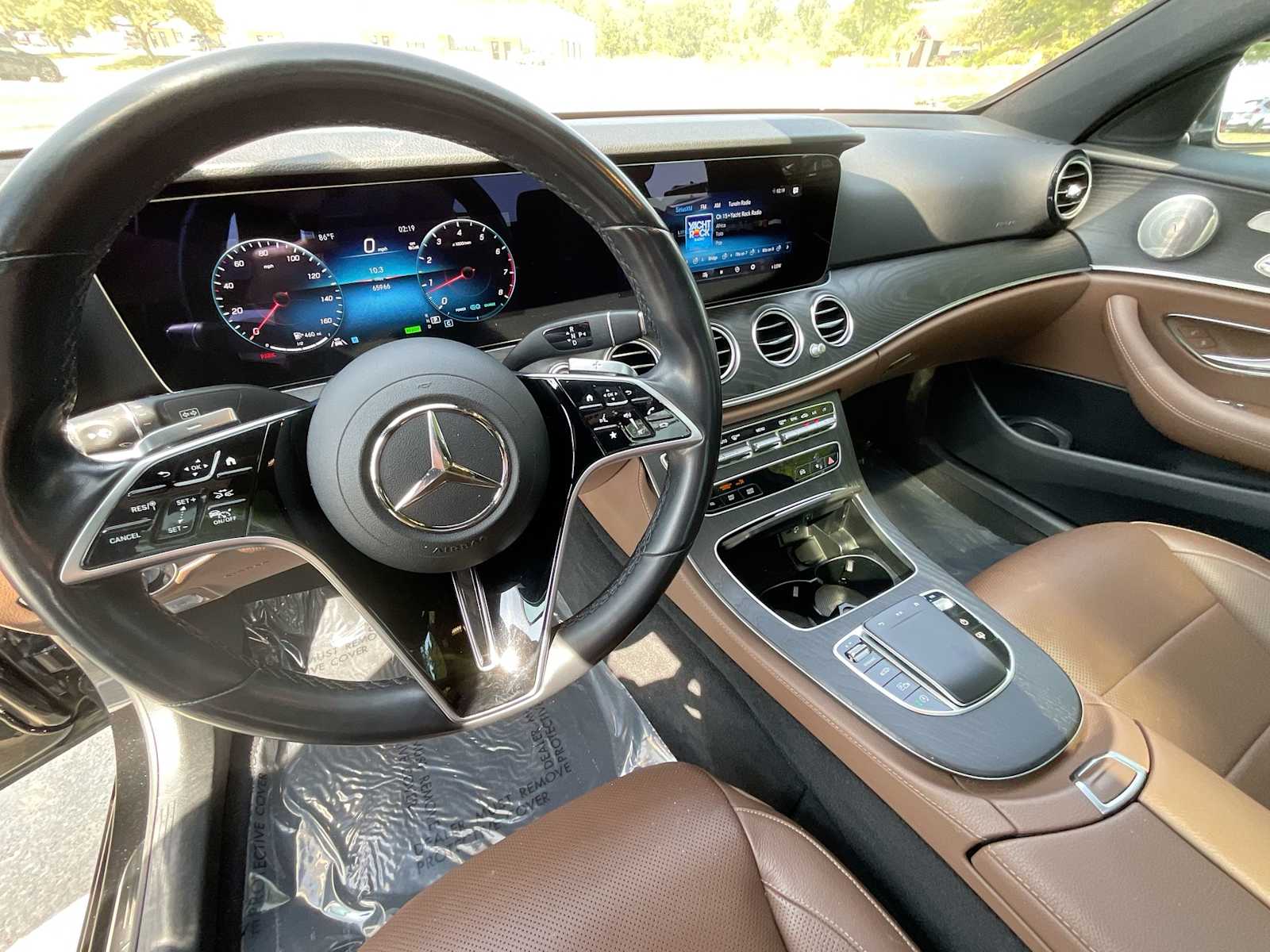 Thumbnail: 2022 Mercedes-Benz E-Class - 15