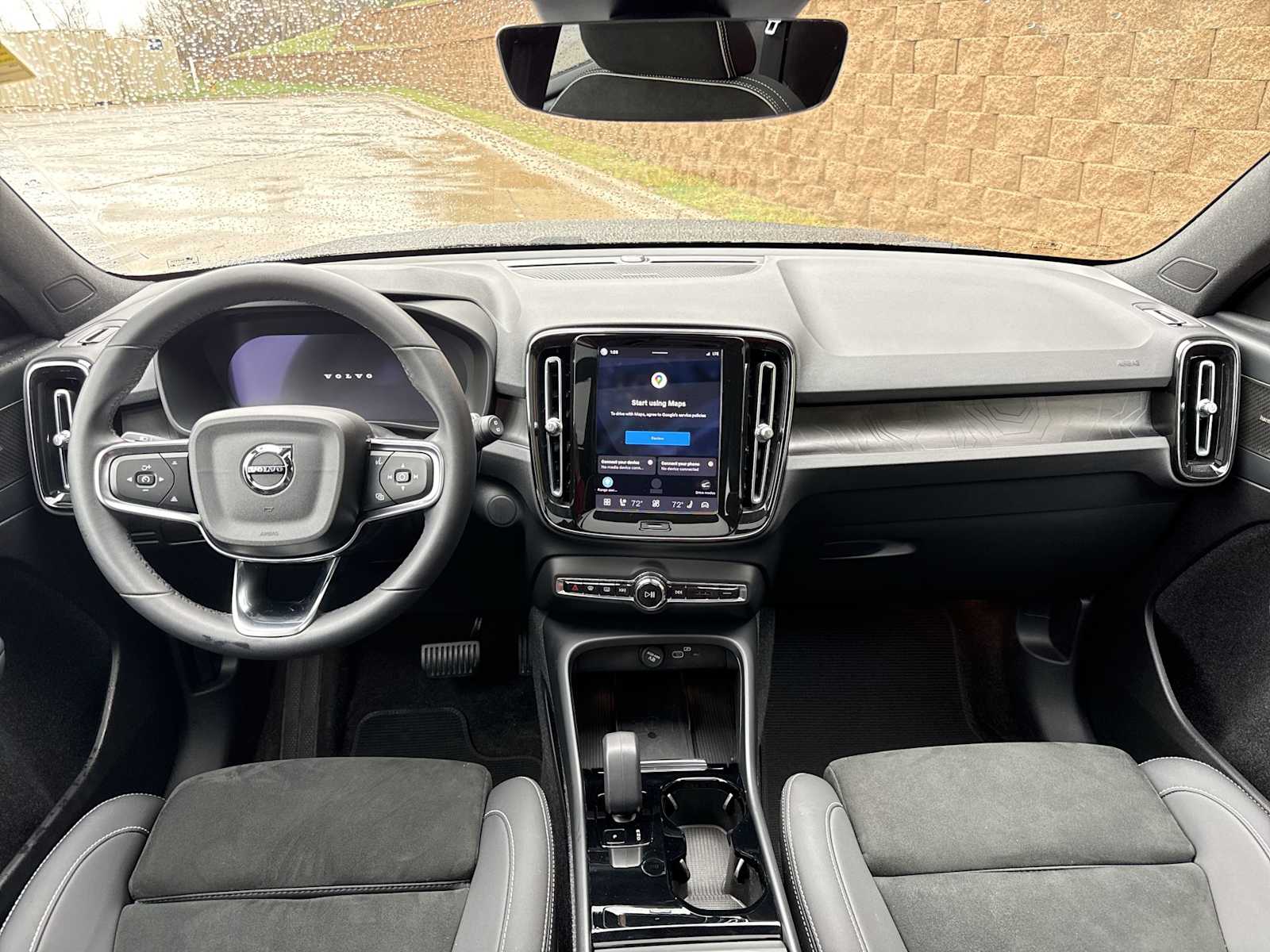 Thumbnail: 2023 Volvo XC40 - 16