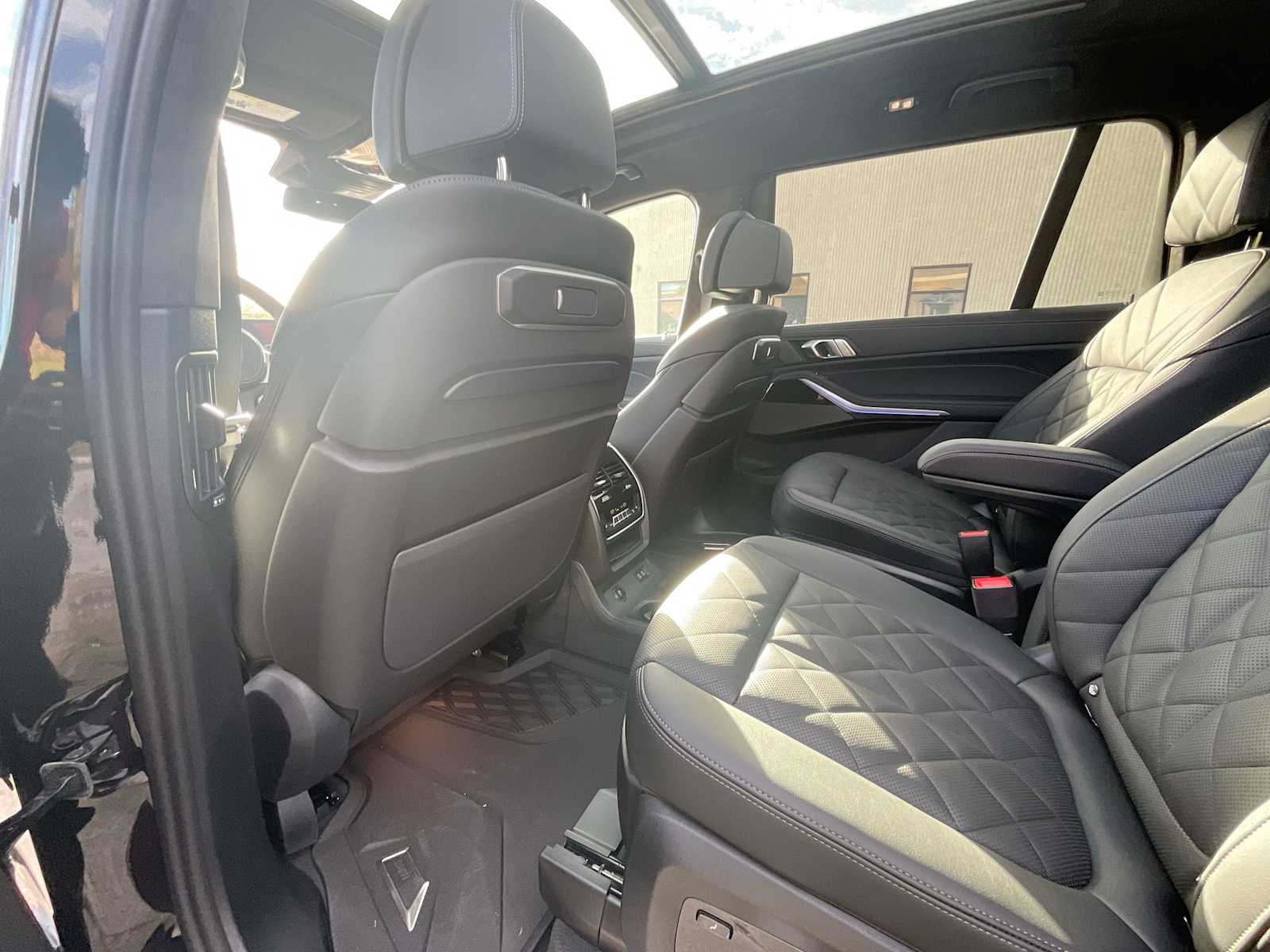 Thumbnail: 2026 BMW X7 - 19