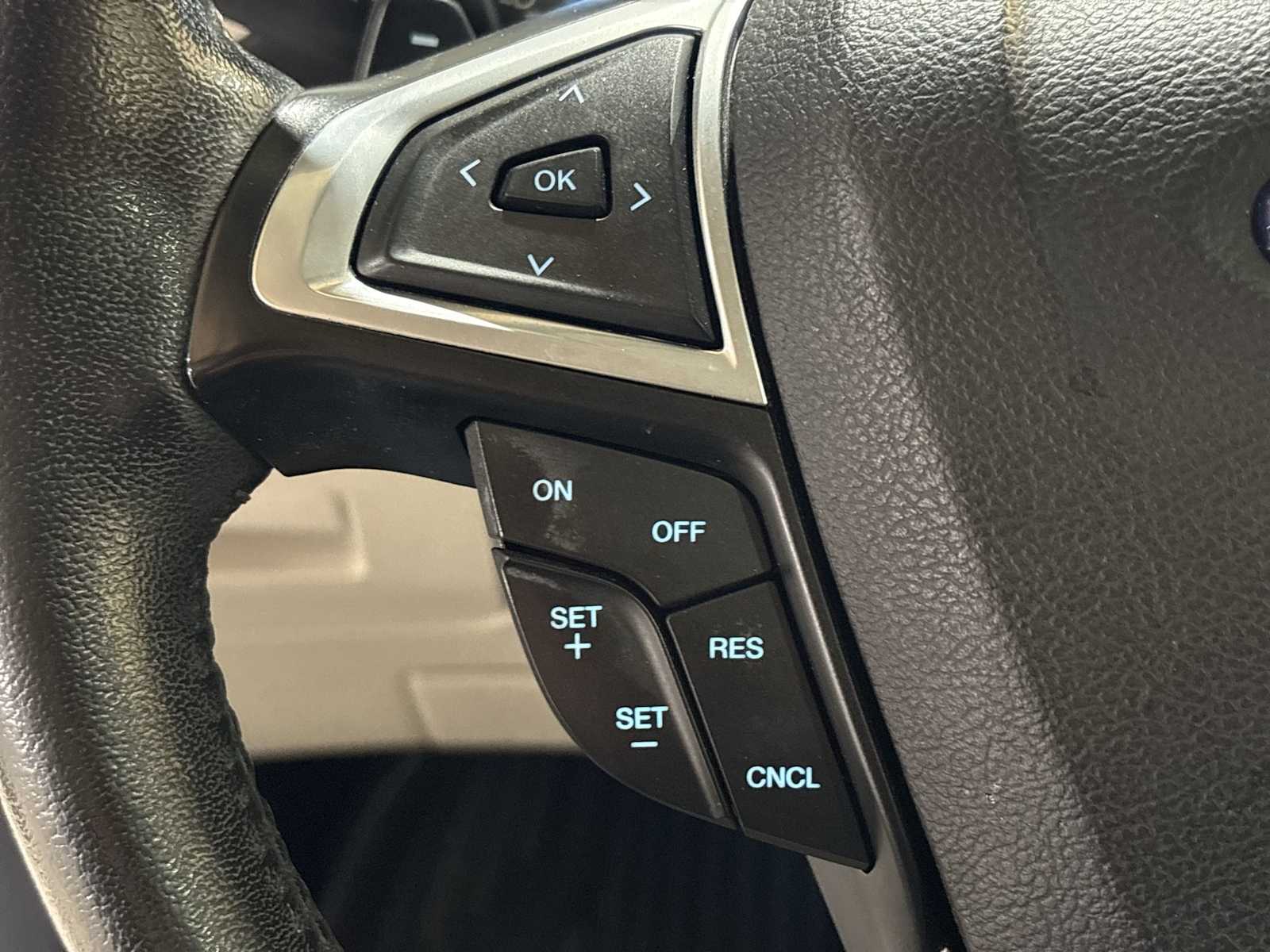 Thumbnail: 2016 Ford Edge - 22