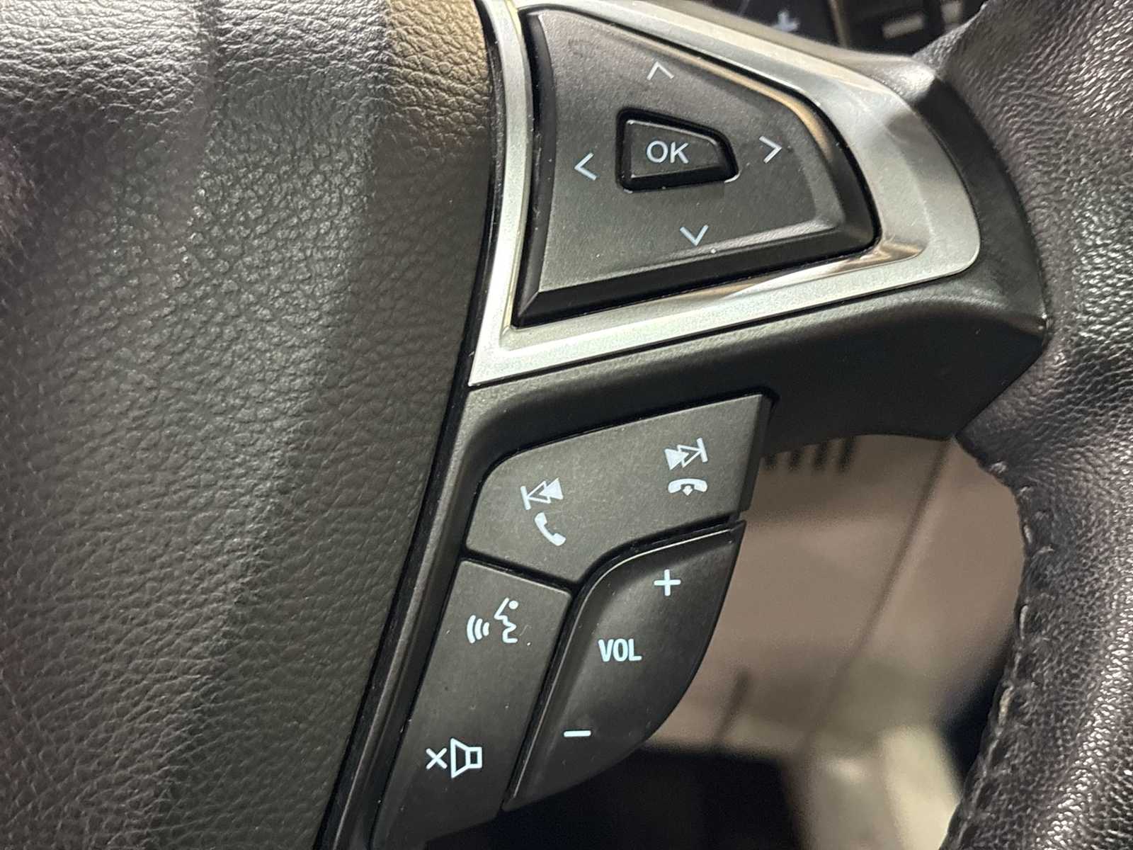 Thumbnail: 2016 Ford Edge - 23