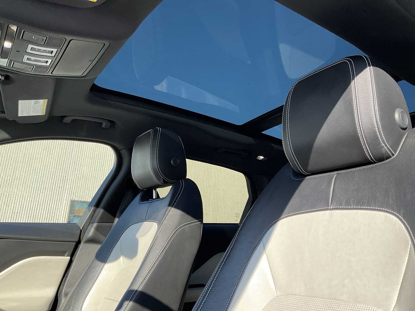 Thumbnail: 2018 Jaguar F-Pace - 21