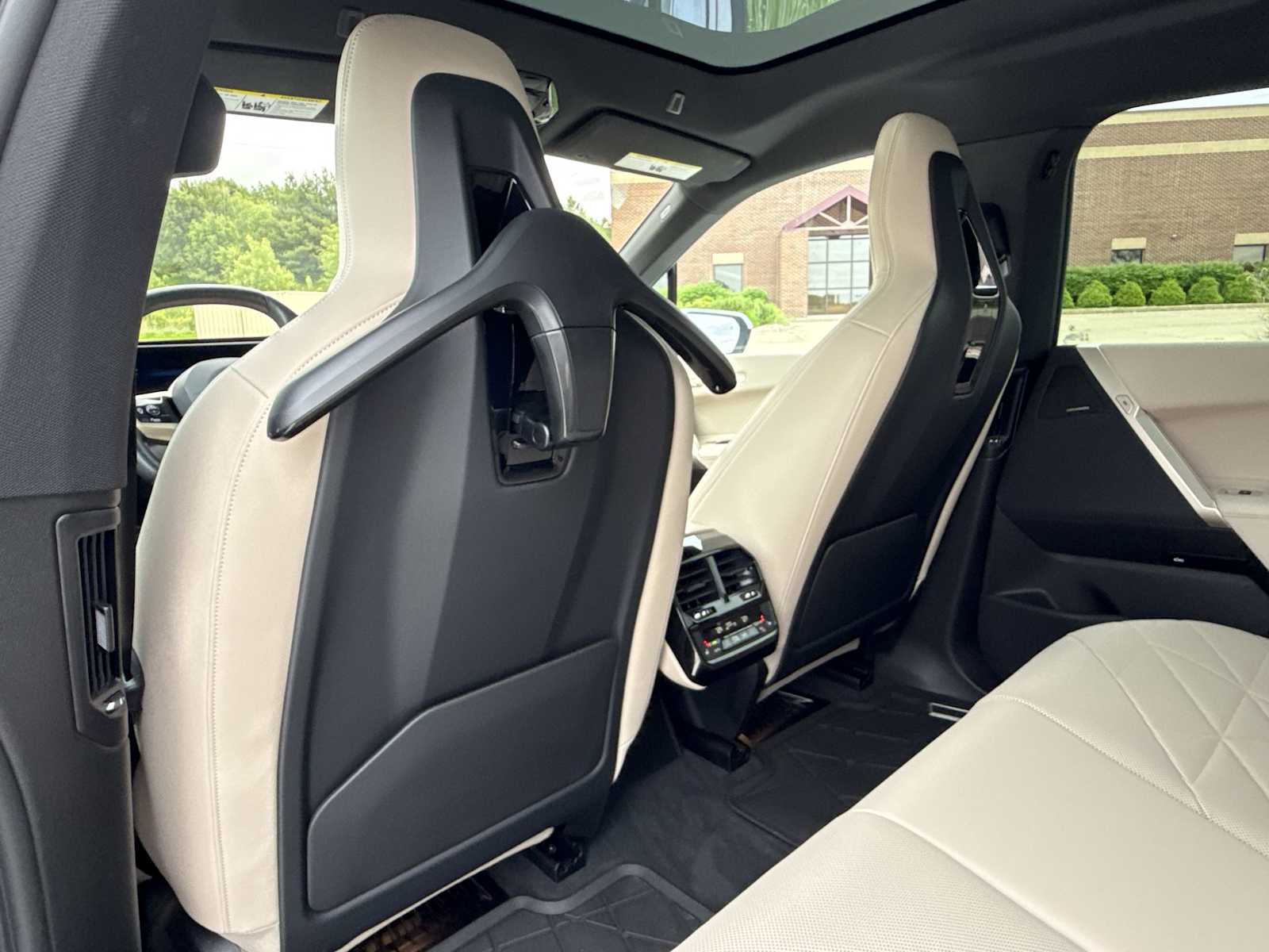 2024 BMW iX Base - Photo 18
