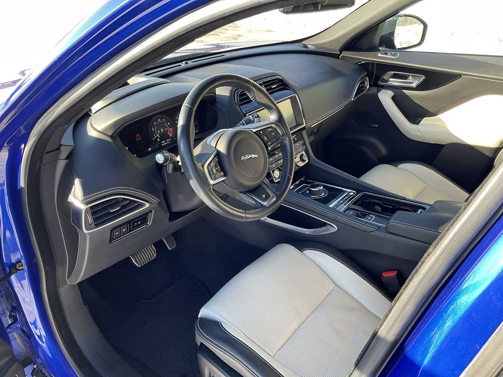 Thumbnail: 2018 Jaguar F-Pace - 11