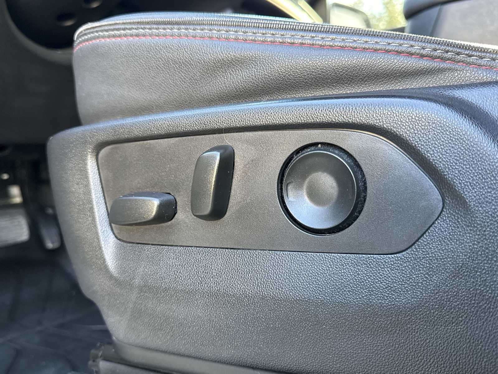 Thumbnail: 2022 Chevrolet Tahoe - 18