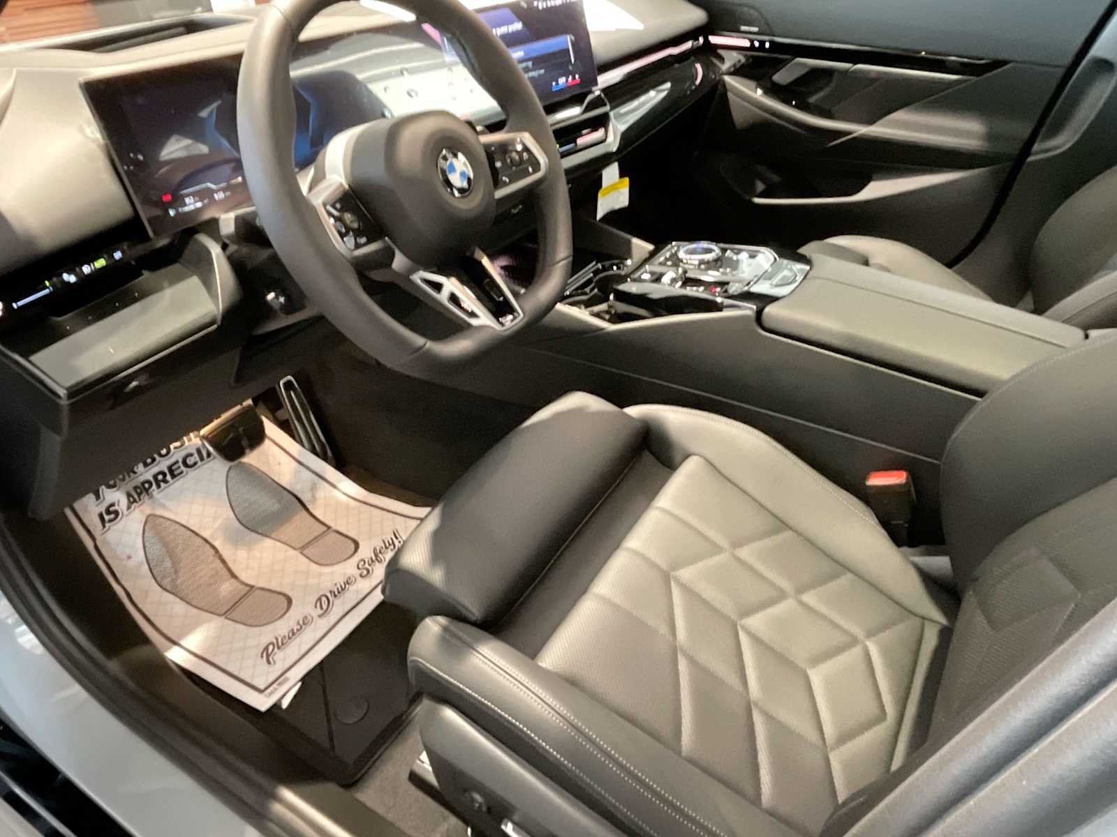 Thumbnail: 2026 BMW 5 Series - 10