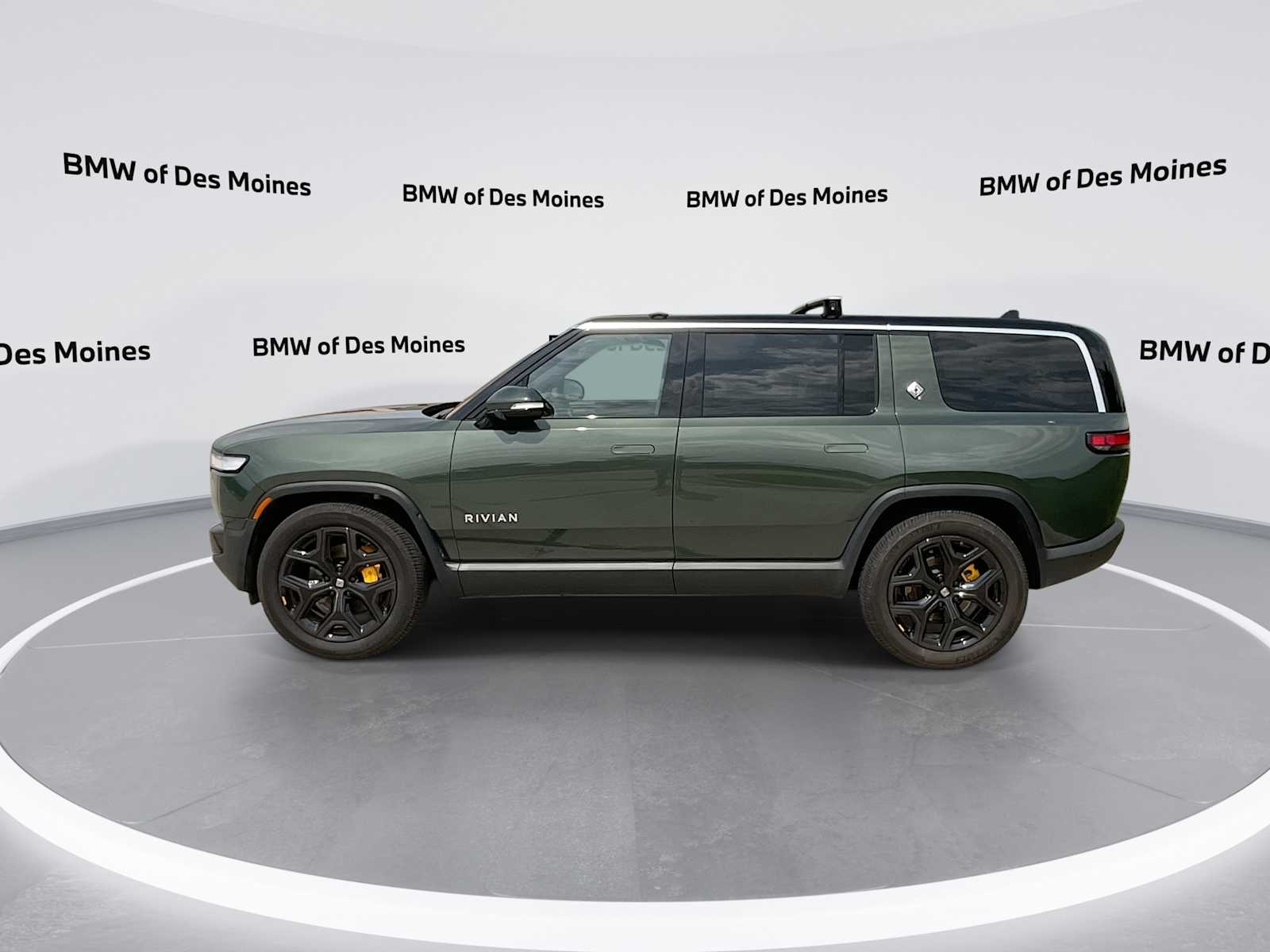 Thumbnail: 2023 Rivian R1S - 5