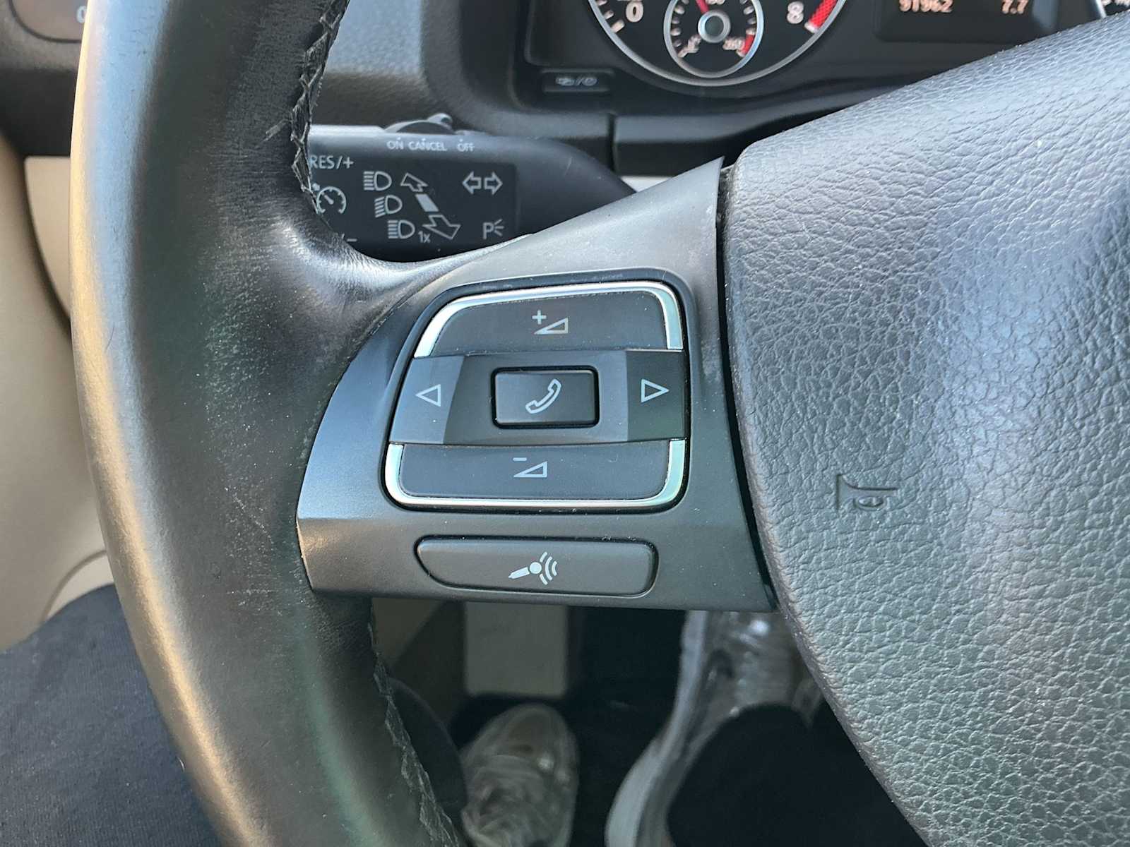 Thumbnail: 2014 Volkswagen Eos - 20