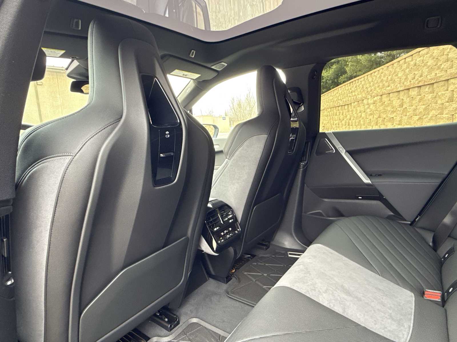 Thumbnail: 2026 BMW iX - 18