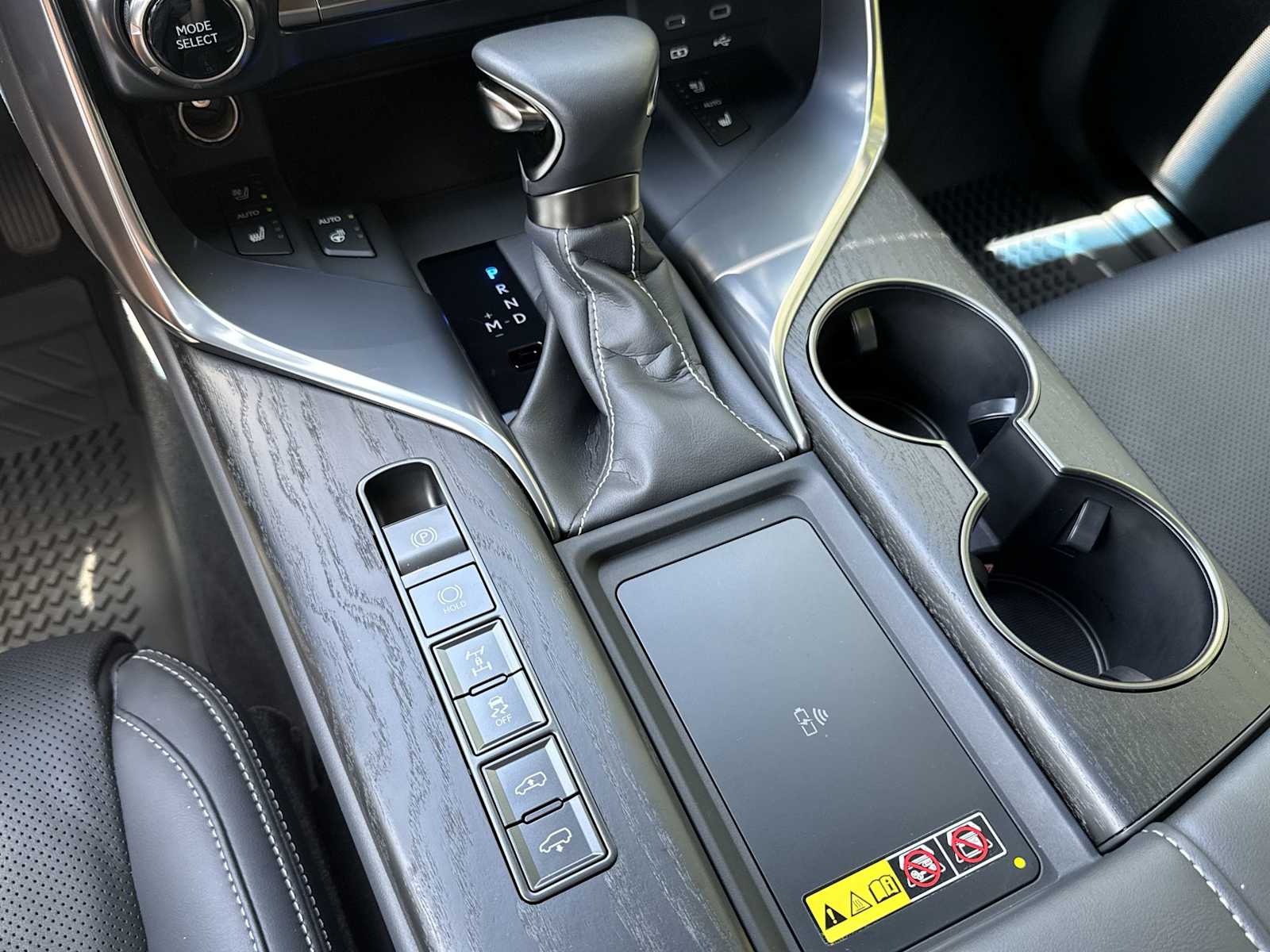 Thumbnail: 2025 Lexus ES - 29