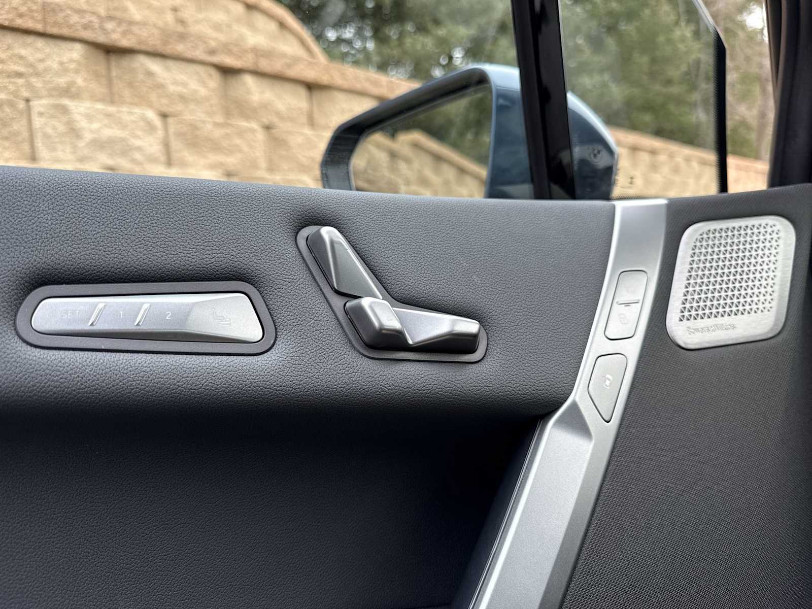 Thumbnail: 2026 BMW iX - 17