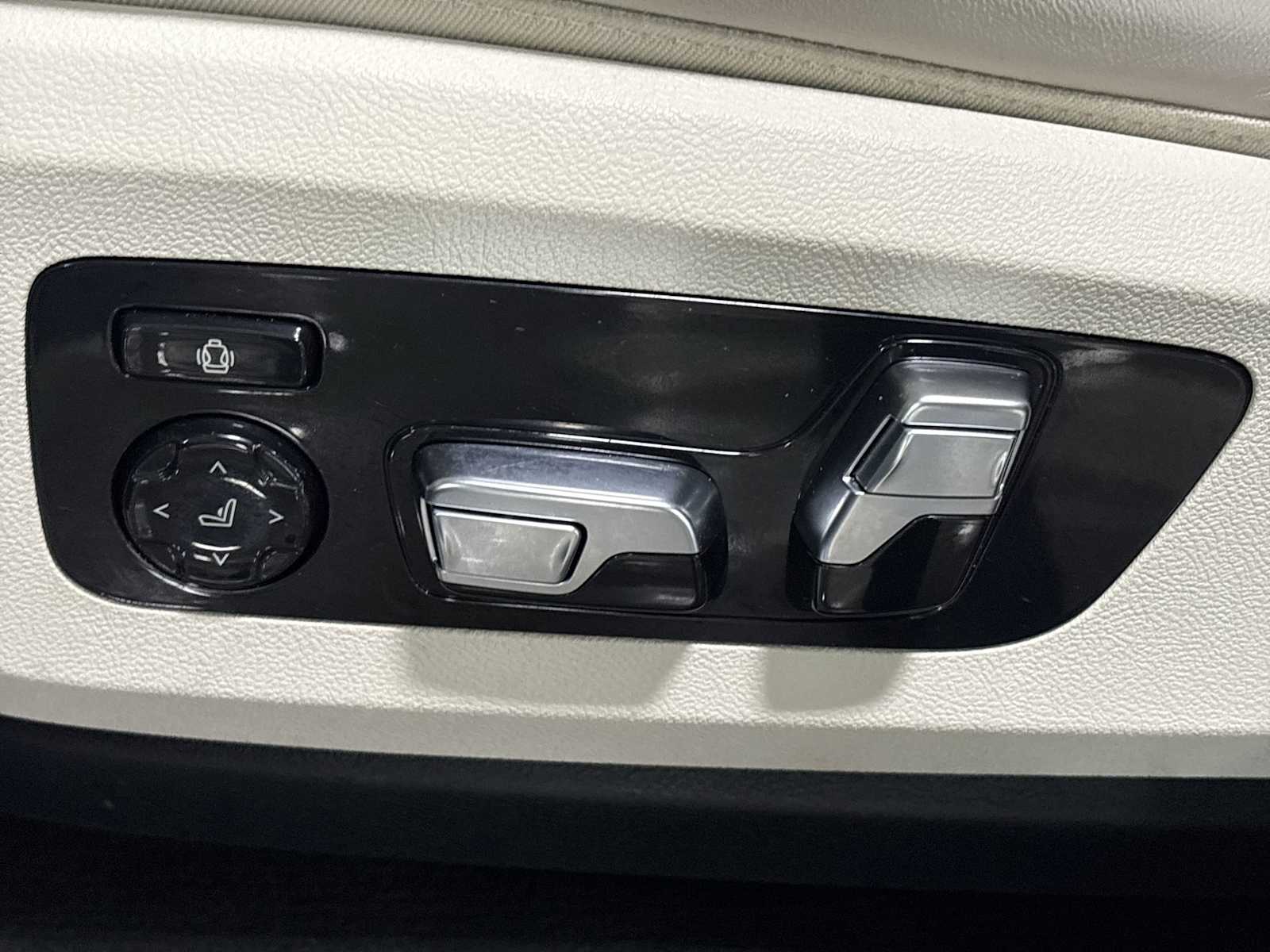 Thumbnail: 2024 BMW X7 - 17