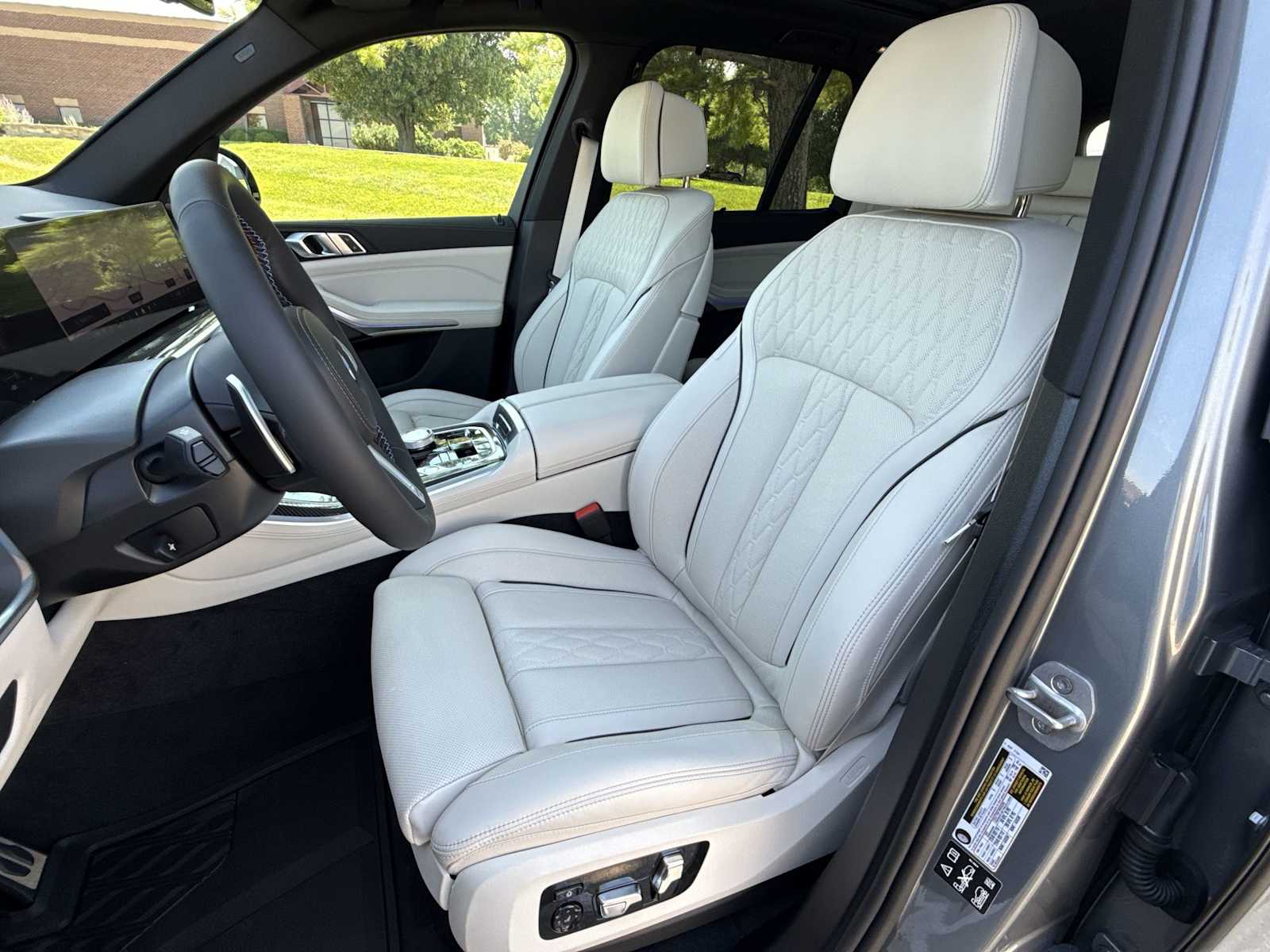 Thumbnail: 2026 BMW X5 - 17