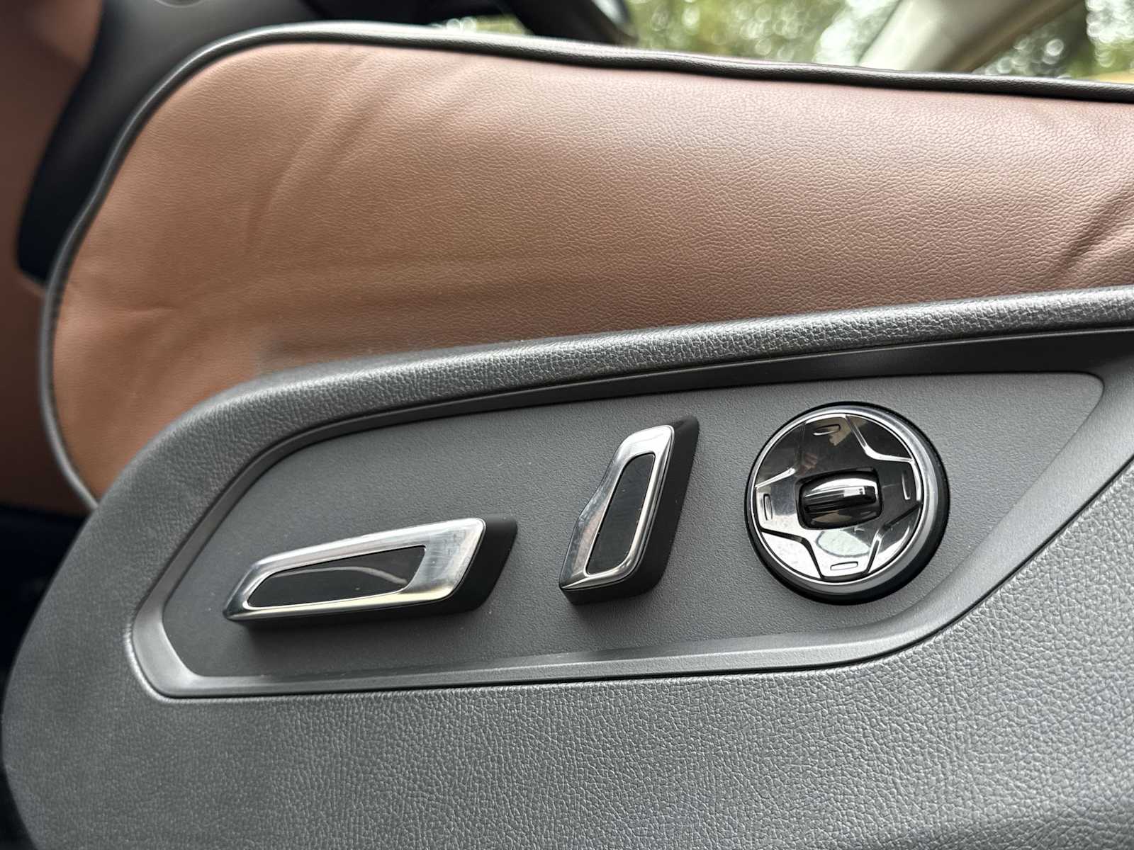 Thumbnail: 2023 Acura MDX - 18