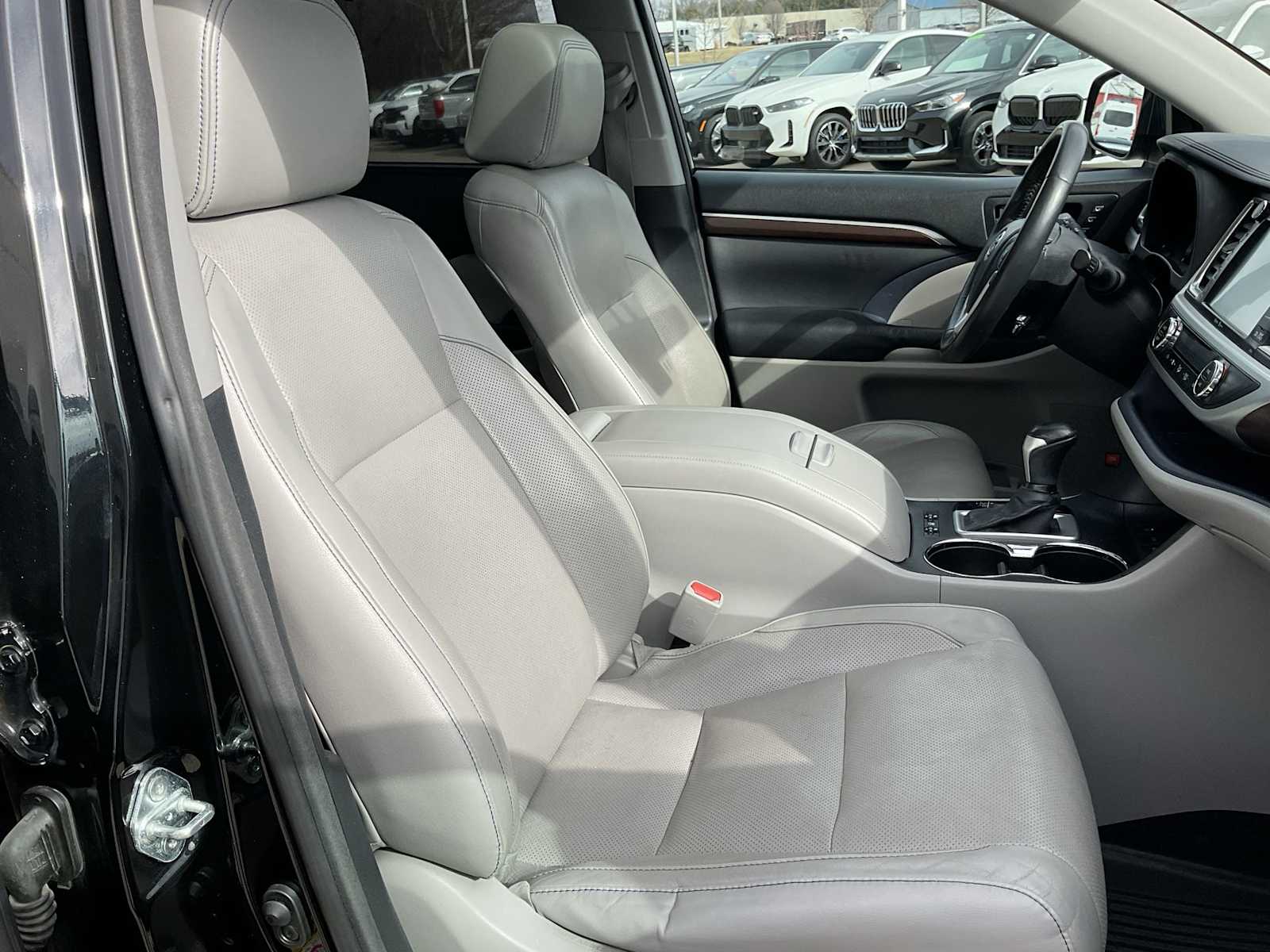 Thumbnail: 2014 Toyota Highlander - 24