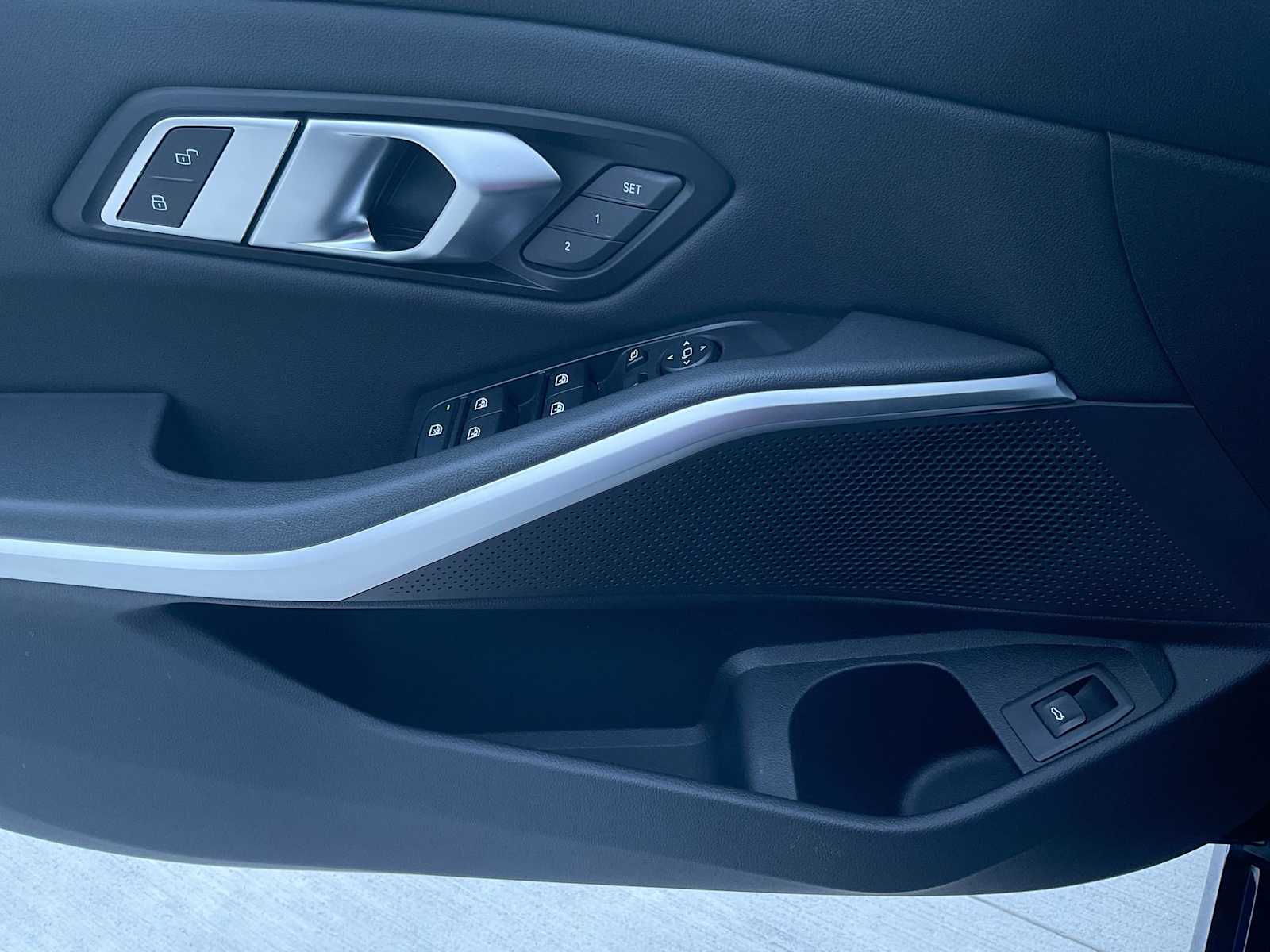 Thumbnail: 2020 BMW 3 Series - 24