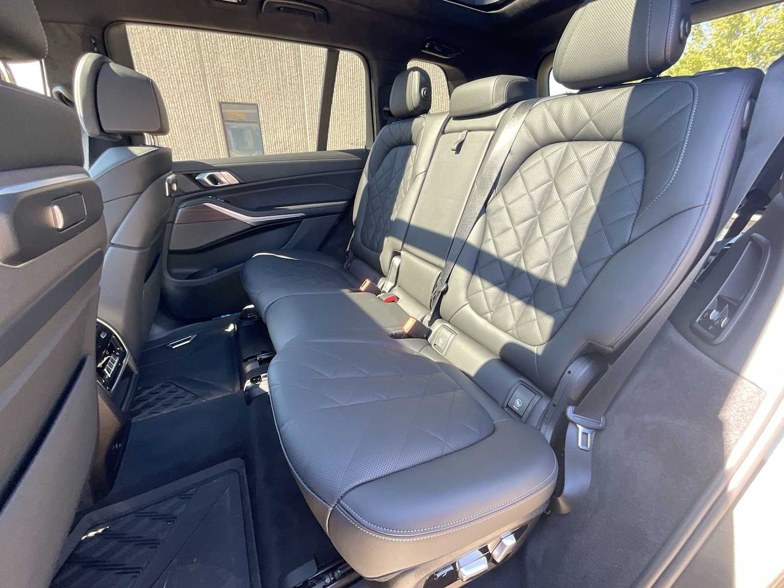 Thumbnail: 2025 BMW X7 - 21