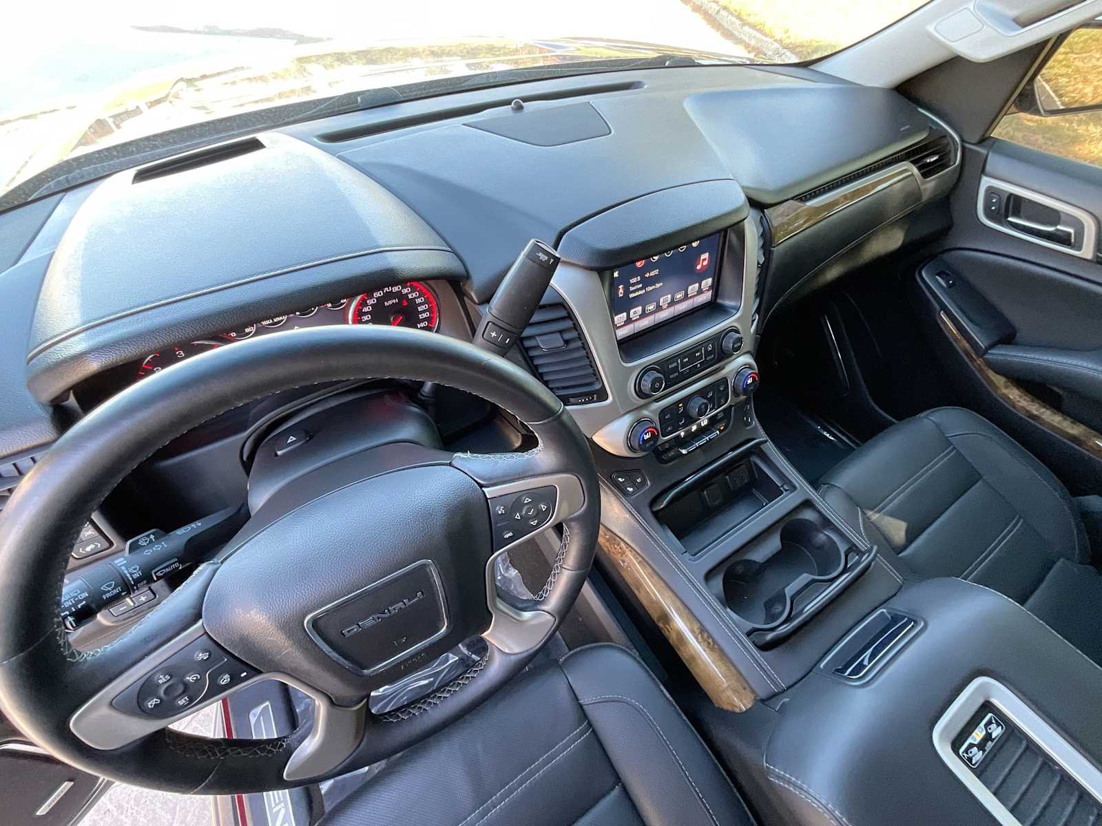 Thumbnail: 2016 GMC Yukon - 16