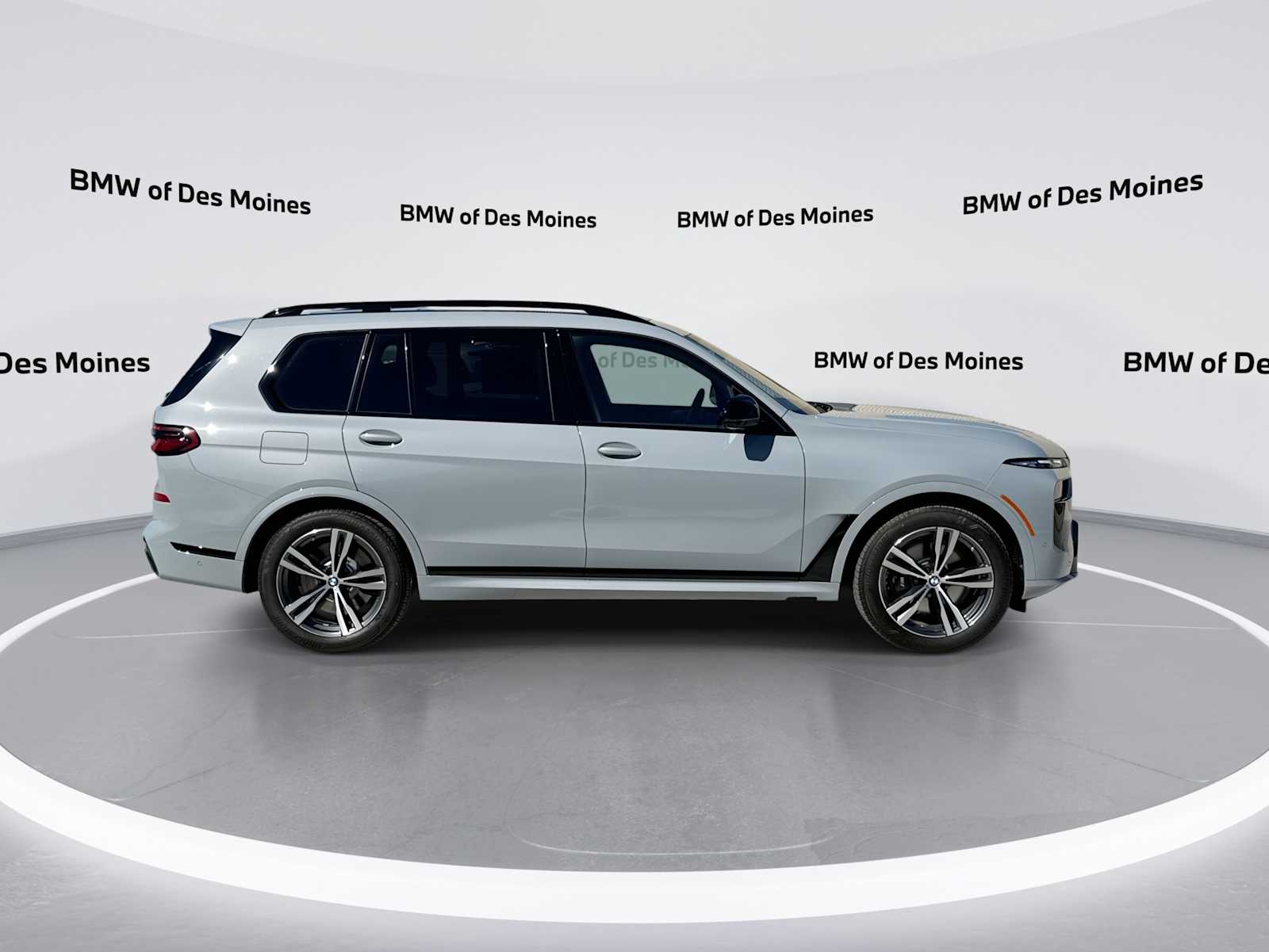 Thumbnail: 2026 BMW X7 - 9
