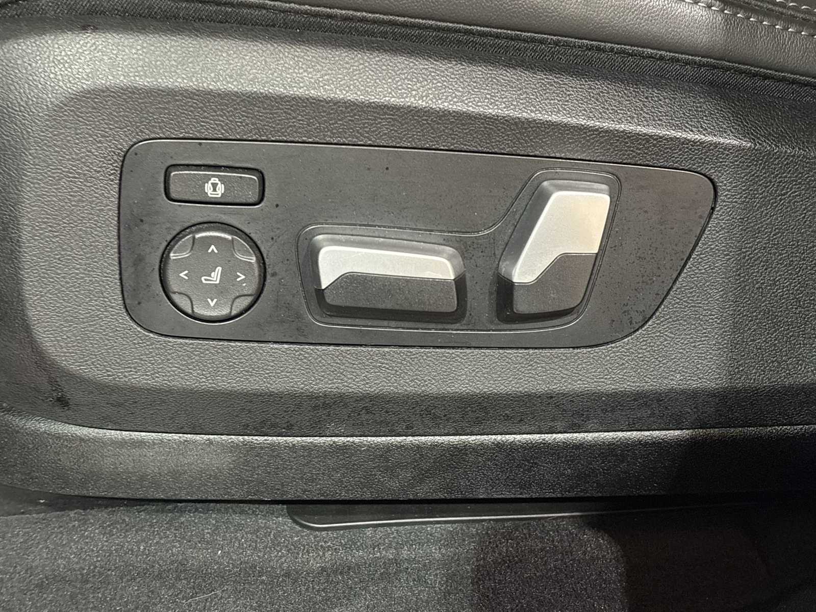 Thumbnail: 2023 BMW X5 - 17