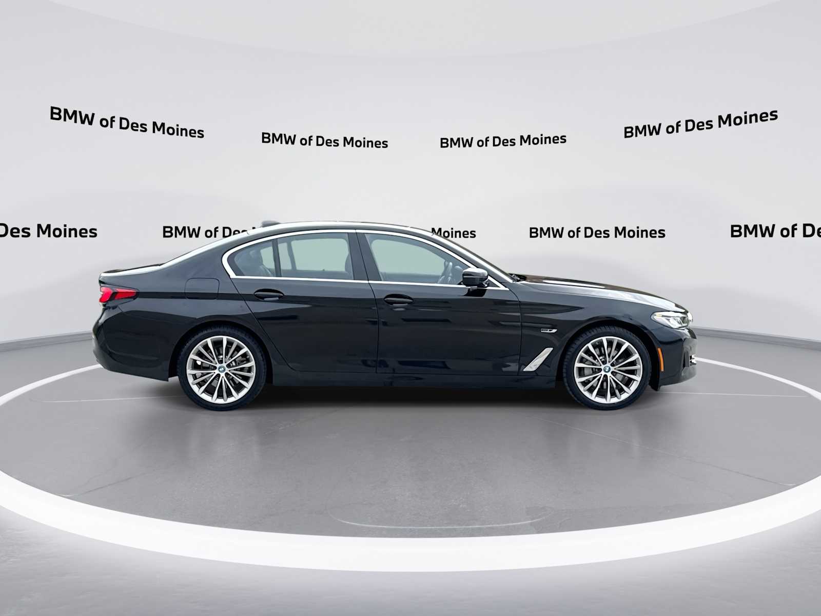 Thumbnail: 2023 BMW 5 Series - 9