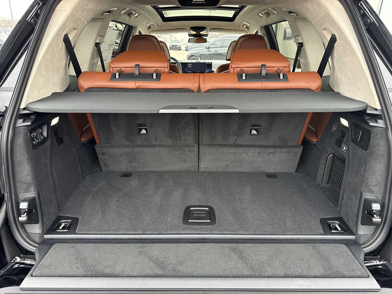 Thumbnail: 2026 BMW X7 - 37