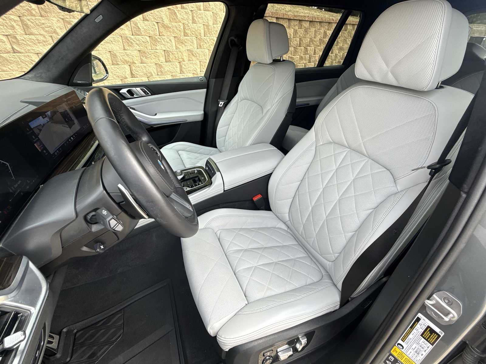 Thumbnail: 2024 BMW X7 - 17