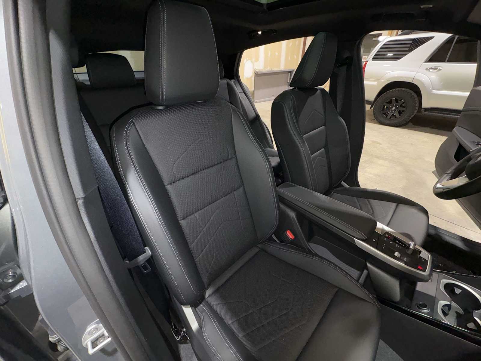 Thumbnail: 2025 BMW X2 - 28