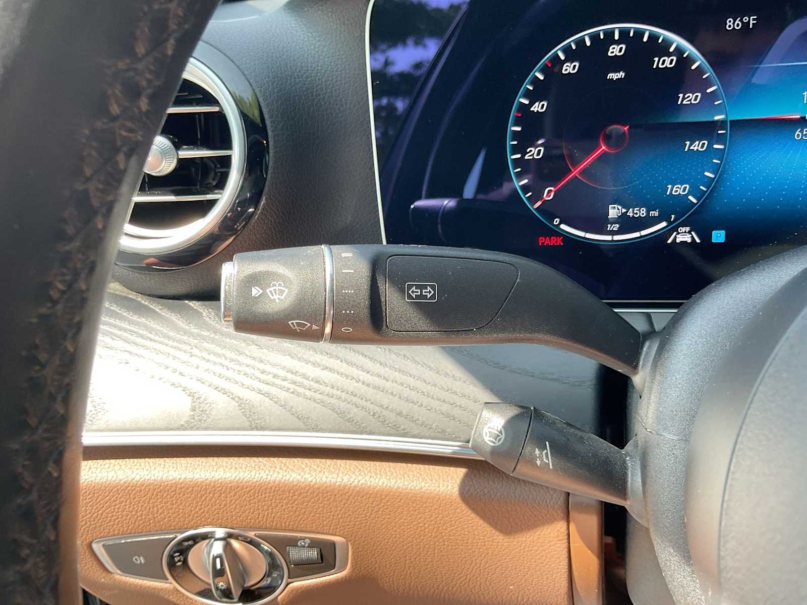 Thumbnail: 2022 Mercedes-Benz E-Class - 27