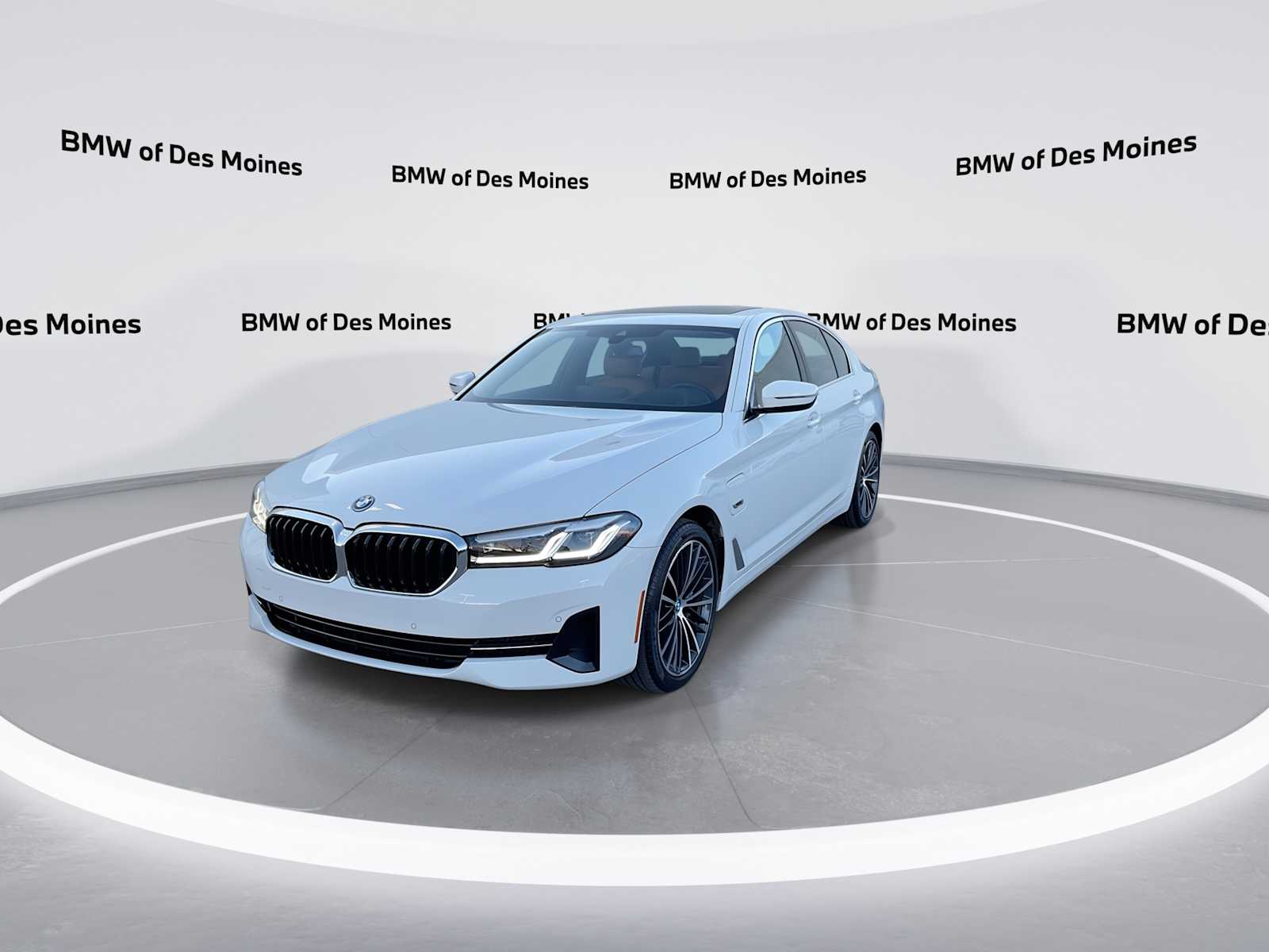Thumbnail: 2023 BMW 5 Series - 4