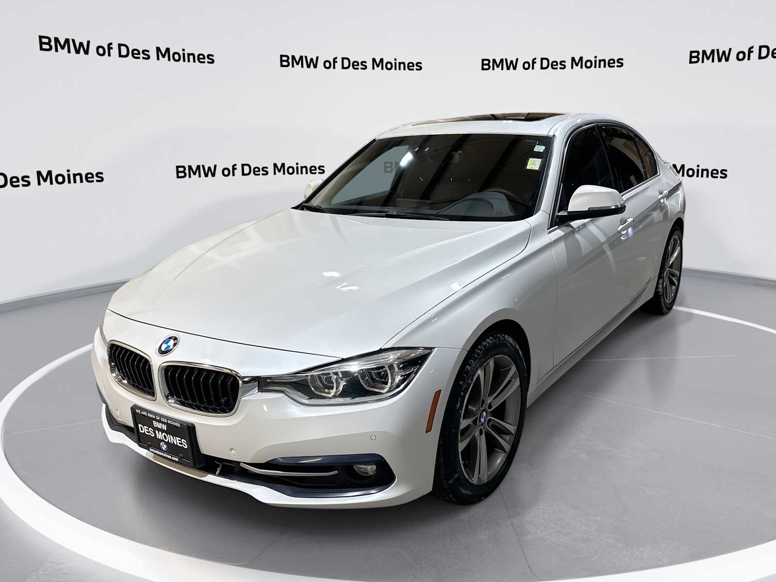 Thumbnail: 2017 BMW 3 Series - 1
