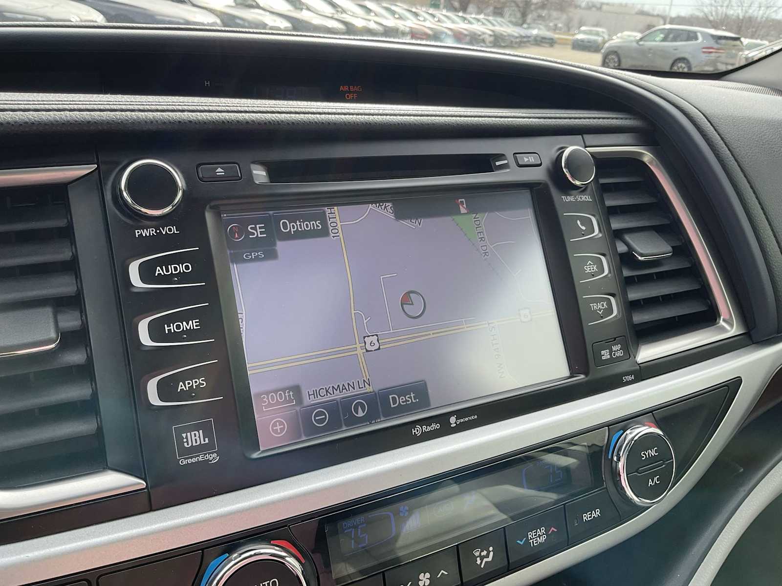 Thumbnail: 2014 Toyota Highlander - 31