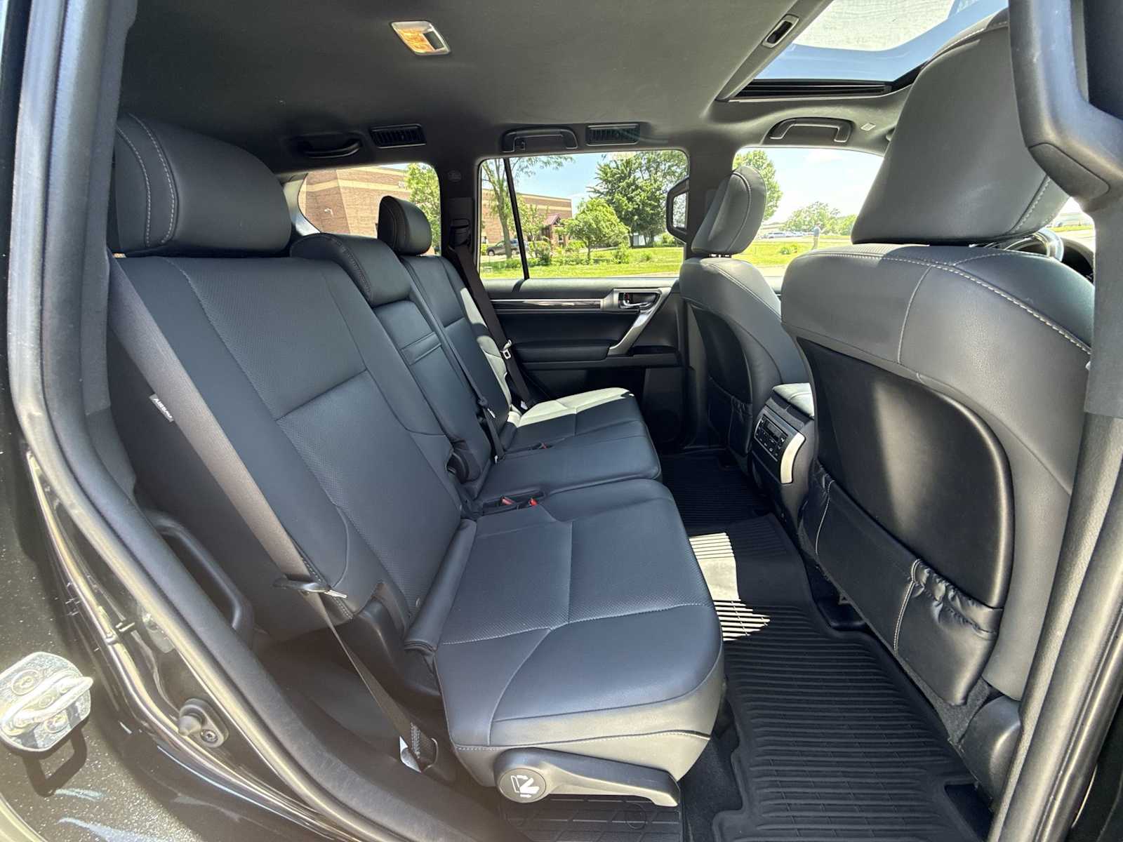 Thumbnail: 2022 Lexus GX - 21