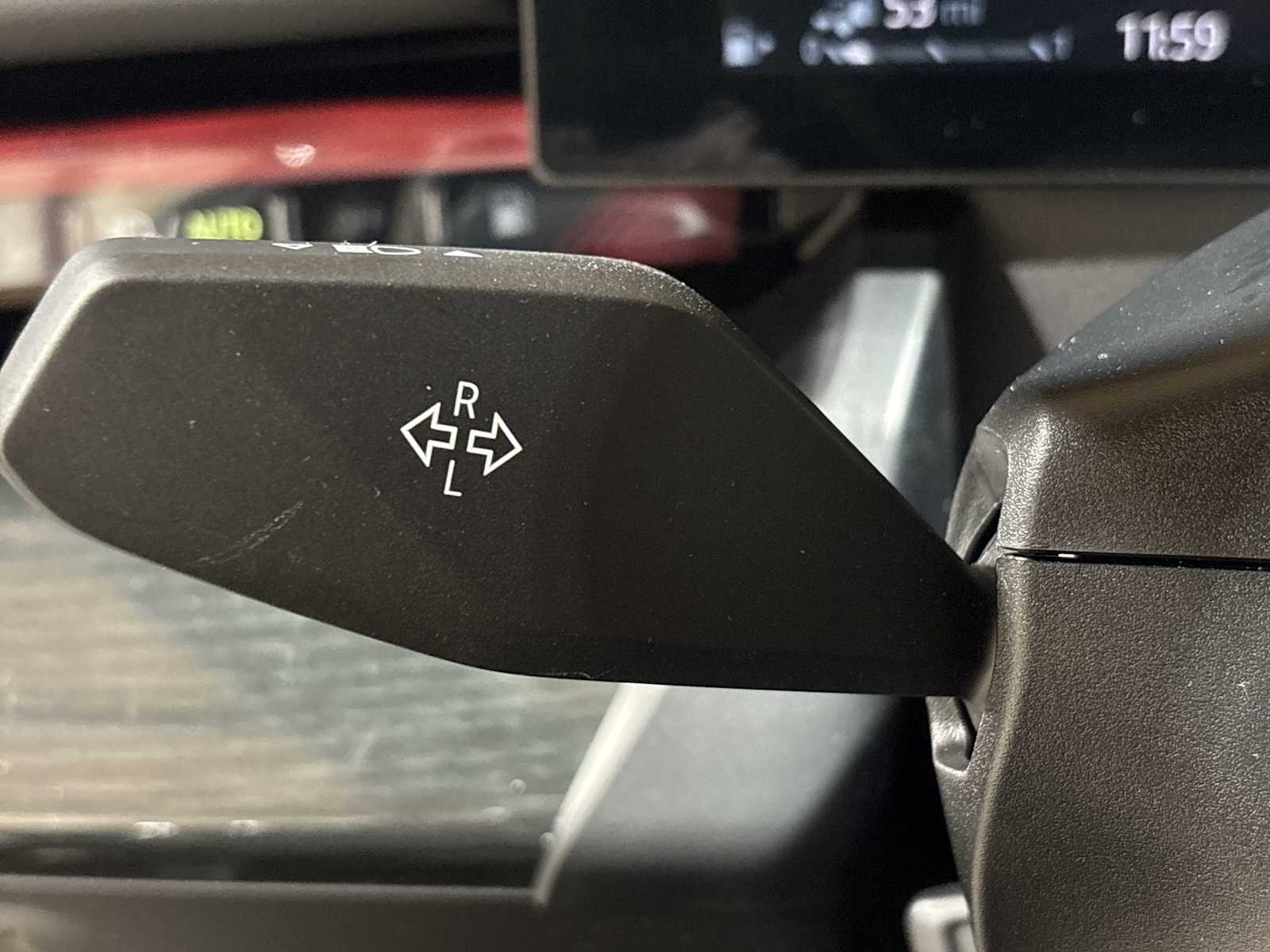 Thumbnail: 2025 BMW 5 Series - 33