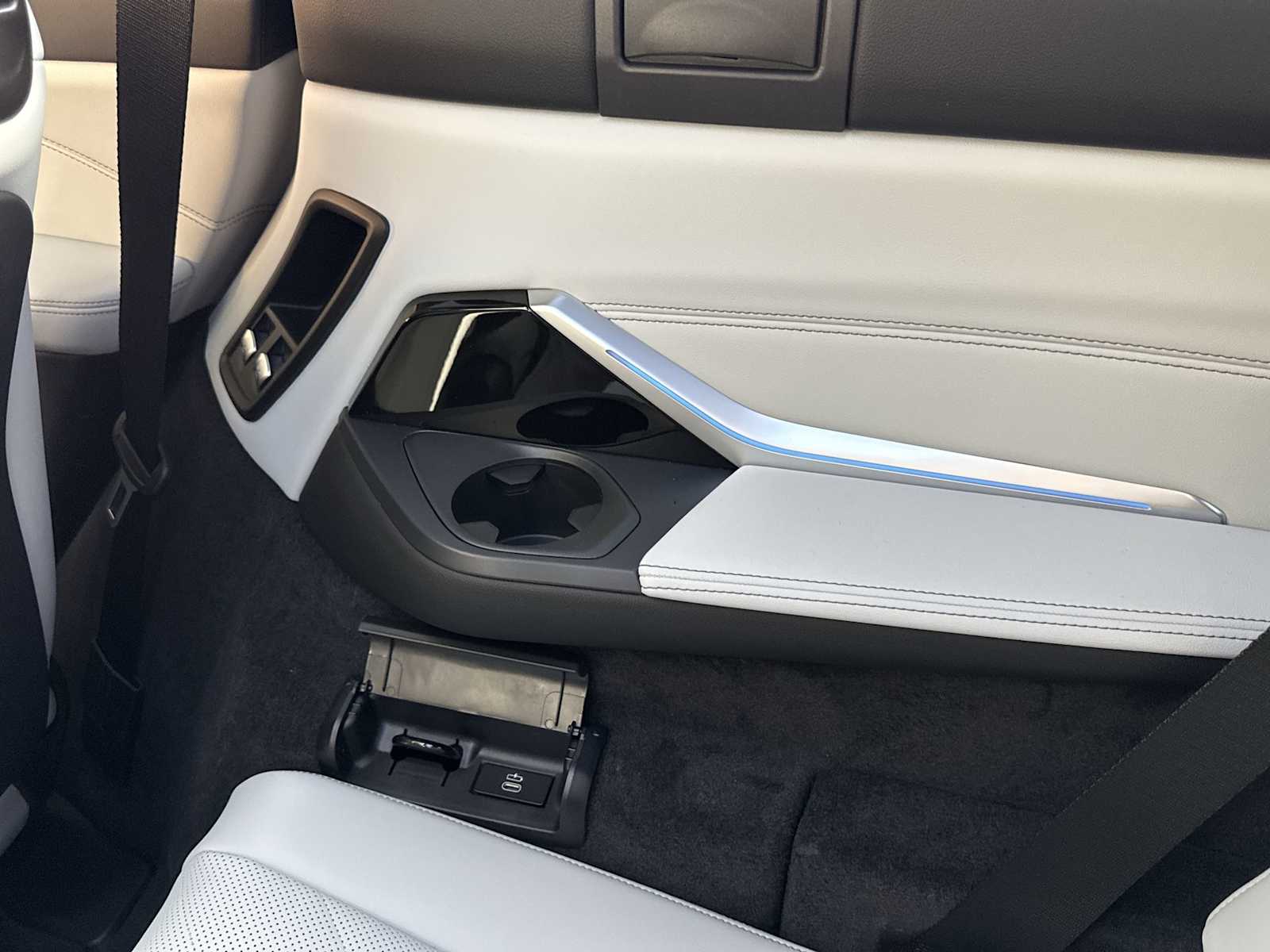 2026 BMW X7 40i - Photo 45