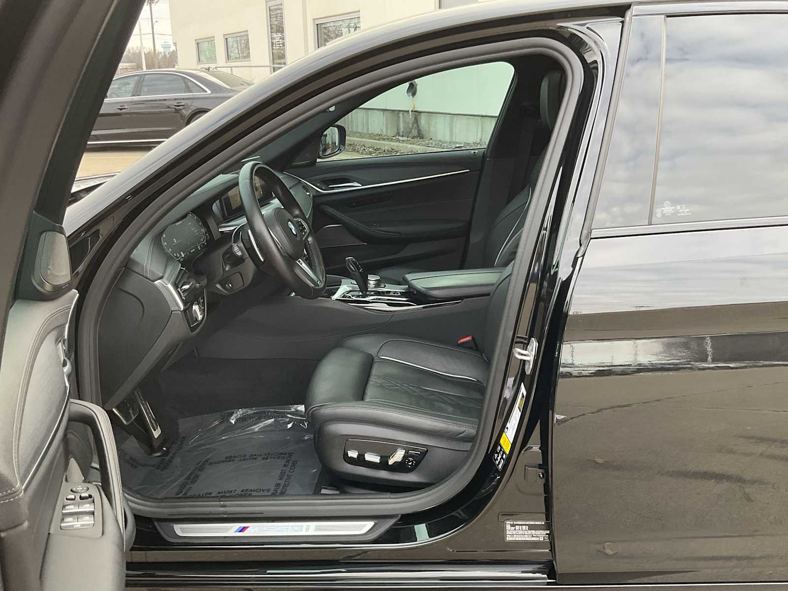 Thumbnail: 2022 BMW 5 Series - 10