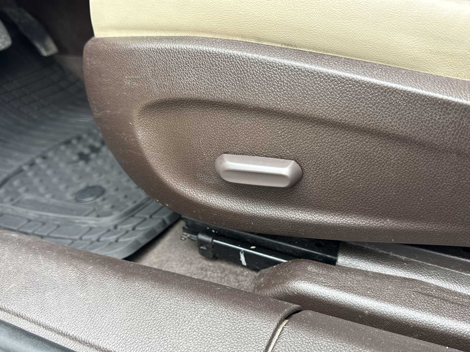 Thumbnail: 2014 Chevrolet Cruze - 18