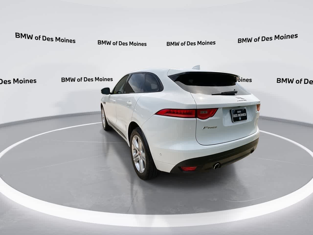 Thumbnail: 2017 Jaguar F-Pace - 6