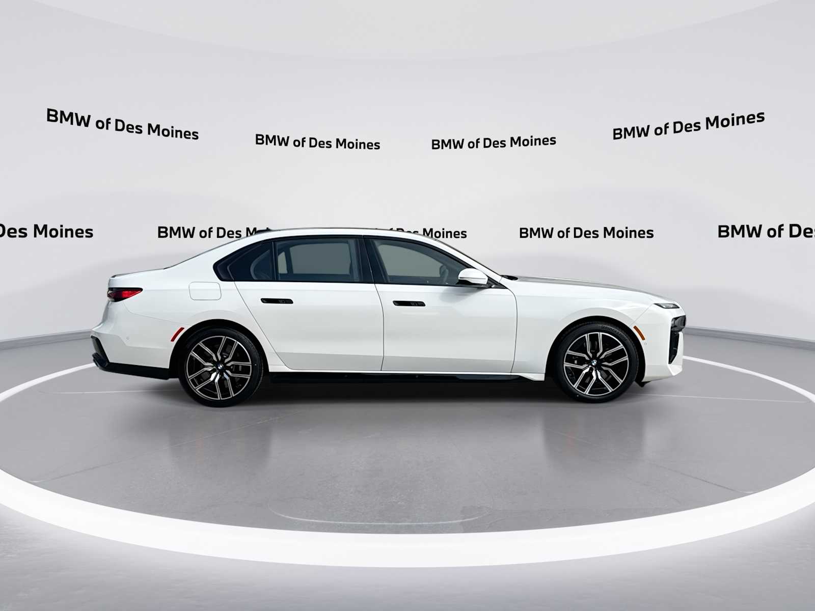 Thumbnail: 2026 BMW 7 Series - 9